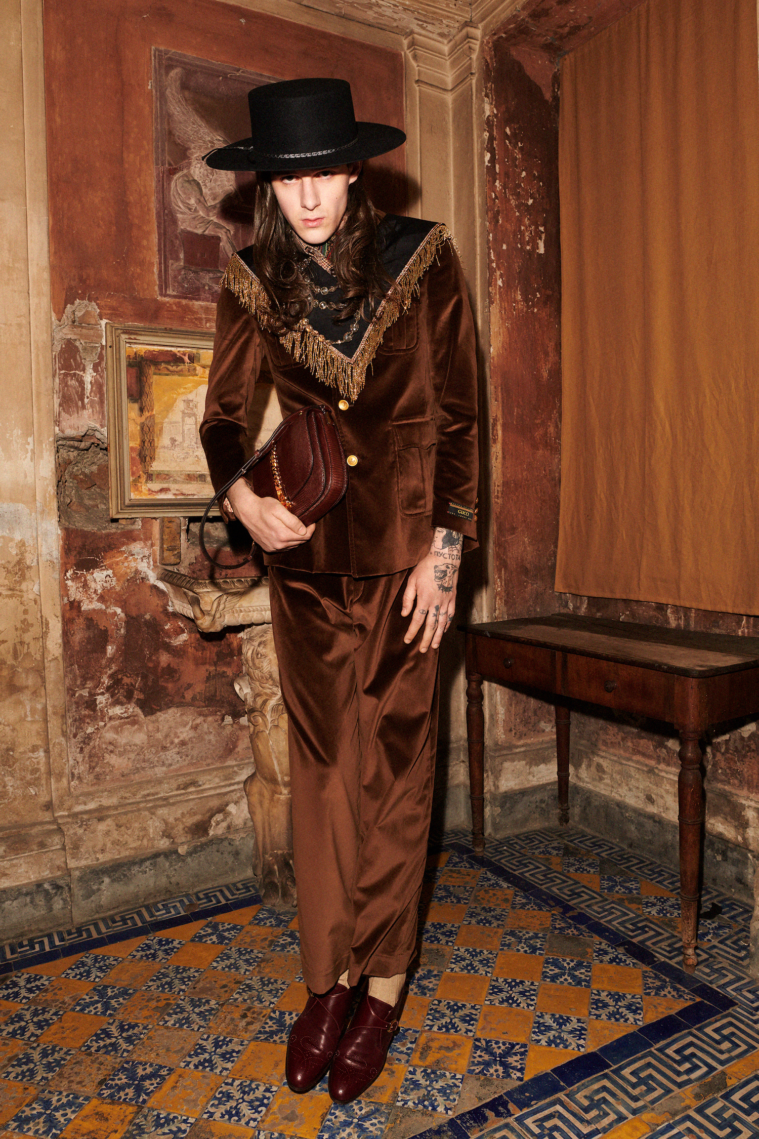 1560524158708-GU643_CRUISE20-LOOKBOOK_MENS_i-D_150dpi_LOOK_49