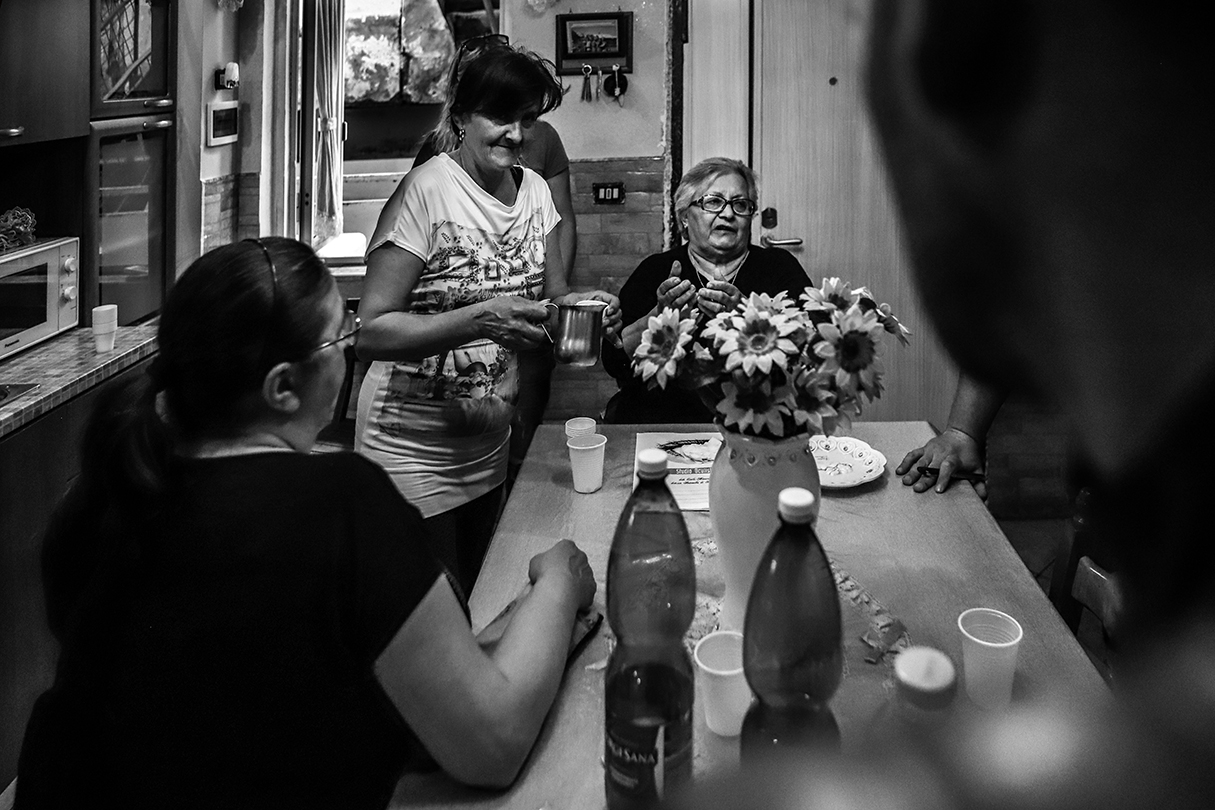1561025242047-caffe-vela-scampia