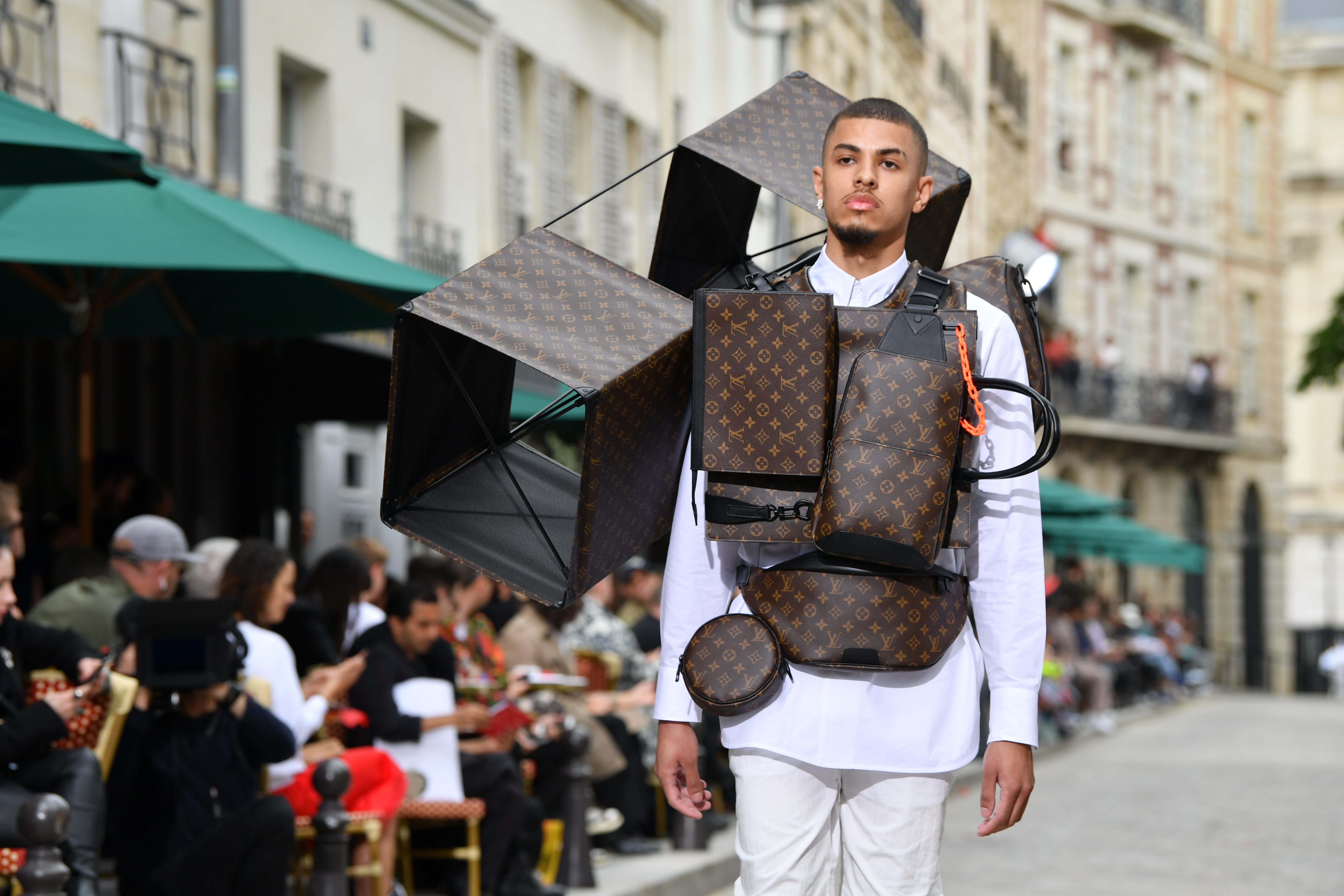 Ovrnundr on X: Louis Vuitton utility vest by Virgil Abloh Photo