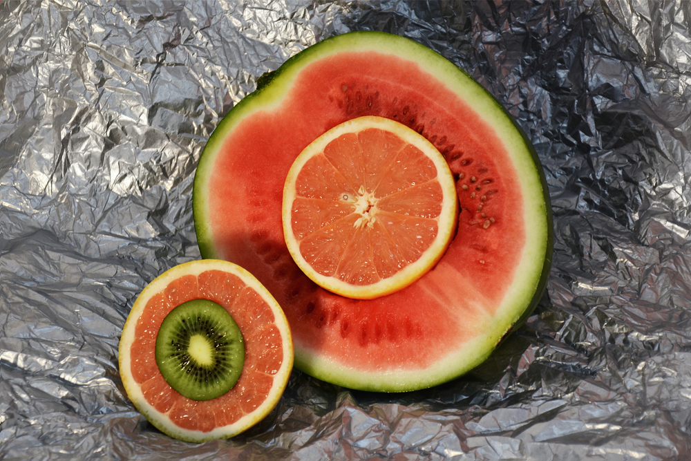 1562228344005-LAZYMOM_stilllives-fruitducken
