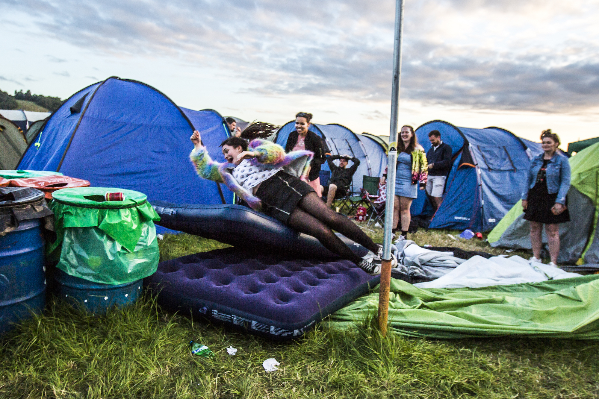 tents glastonbury blow up bed