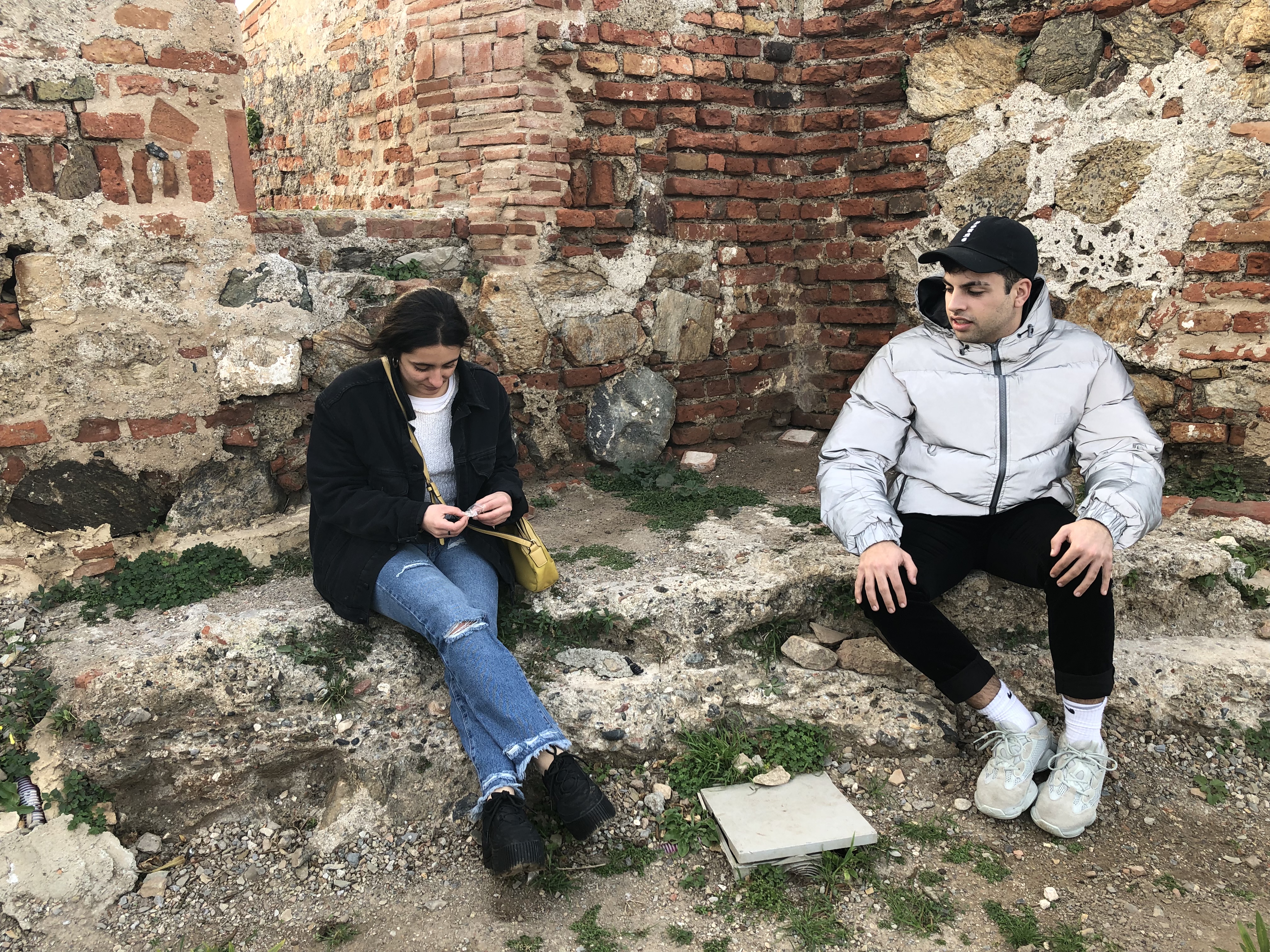 1563360212037-Natalia-and-Gonzalo-smoking-a-joint