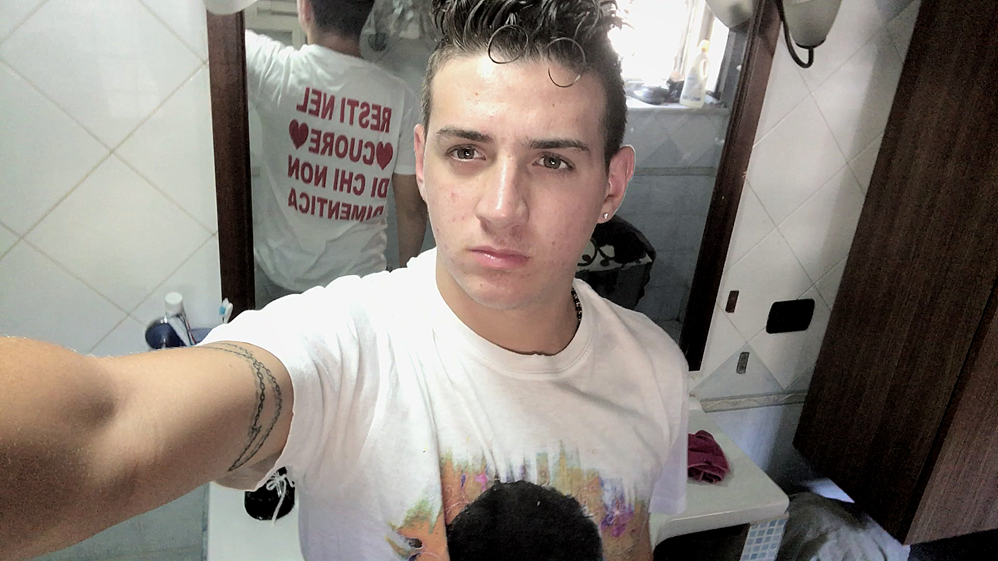 1563956693509-selfie-alessandro-maglietta-bifolco