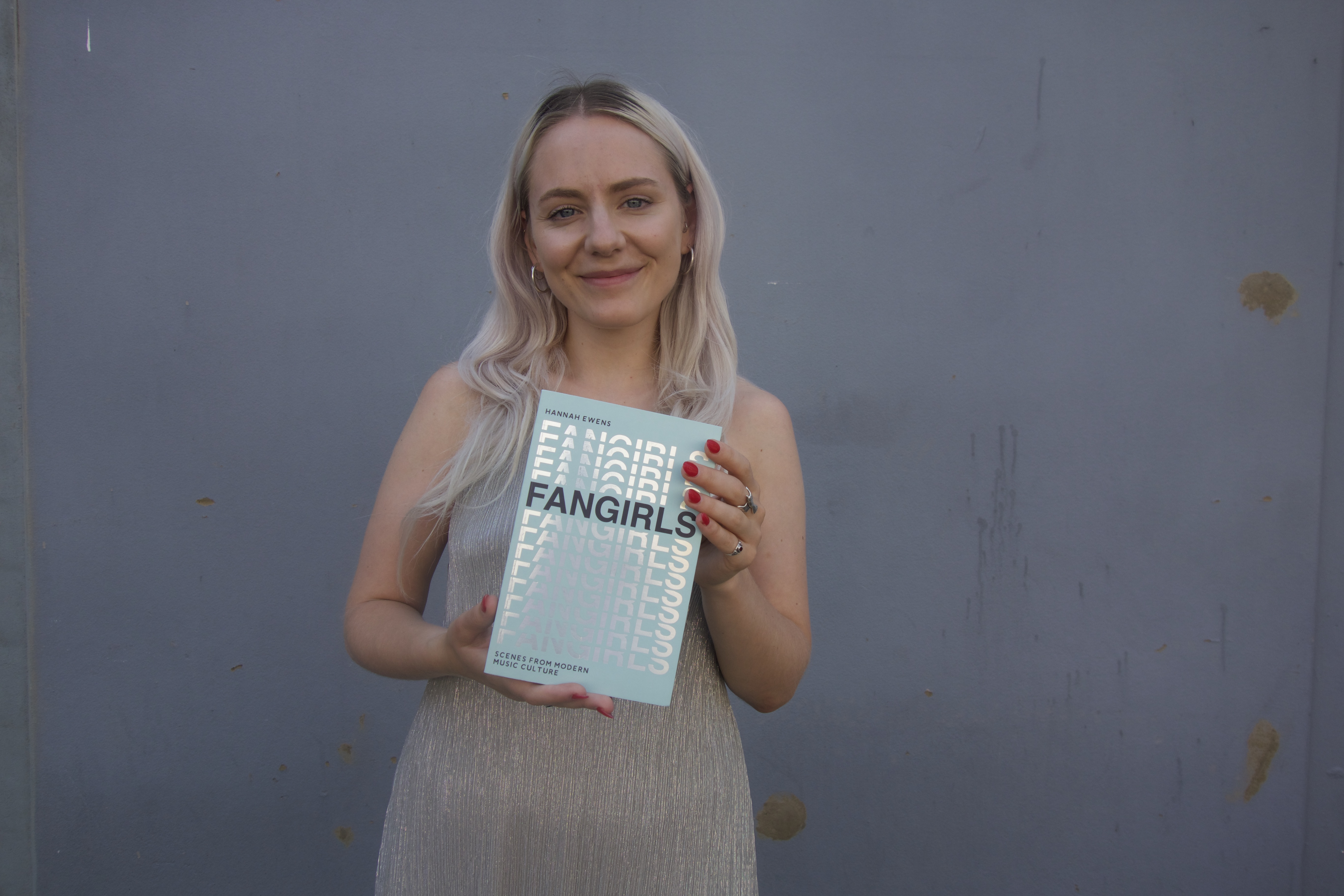 Hannah Ewens Fangirls book VICE