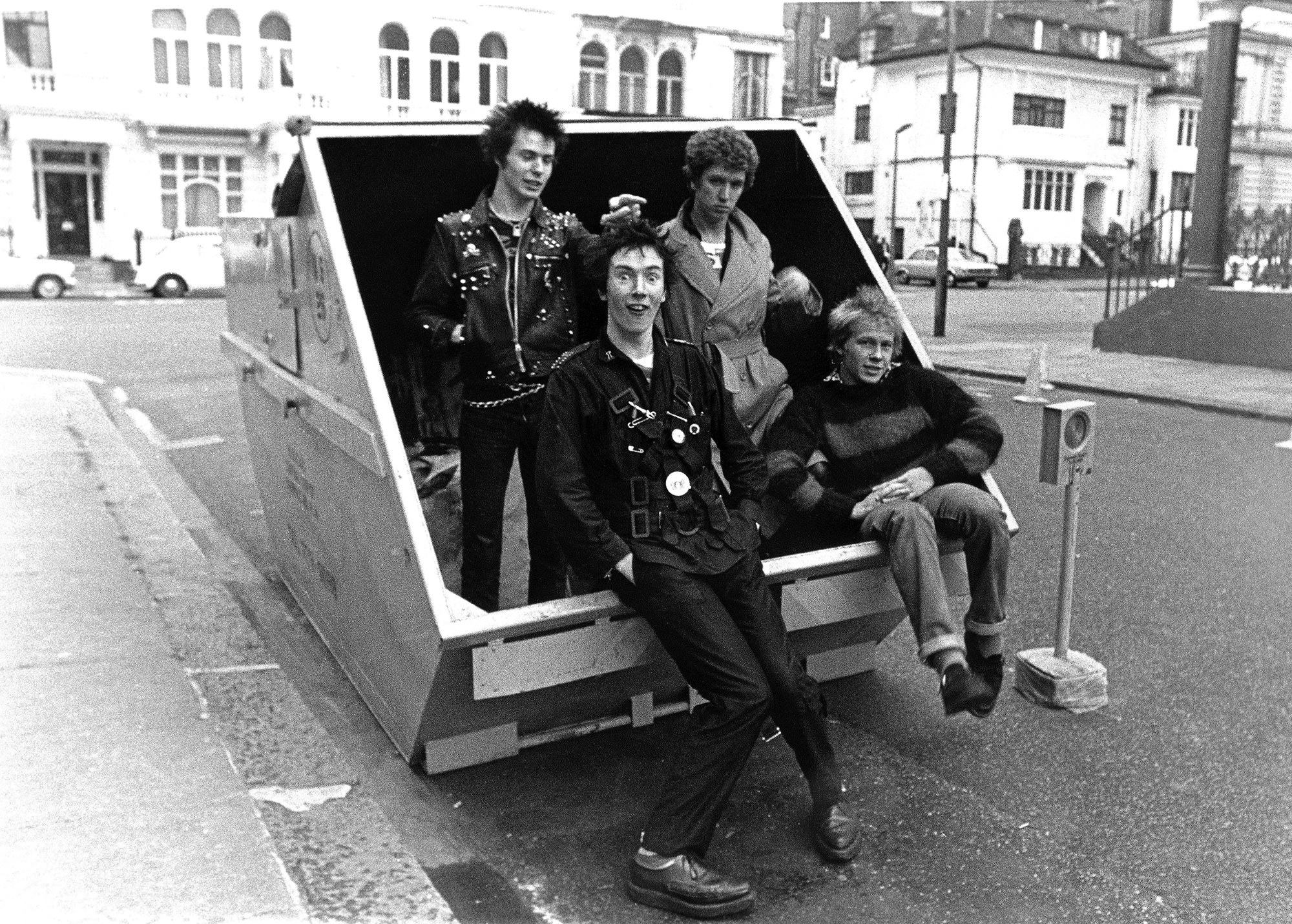 1564755595225-Sex-Pistols-London-1977cJanette-Beckman