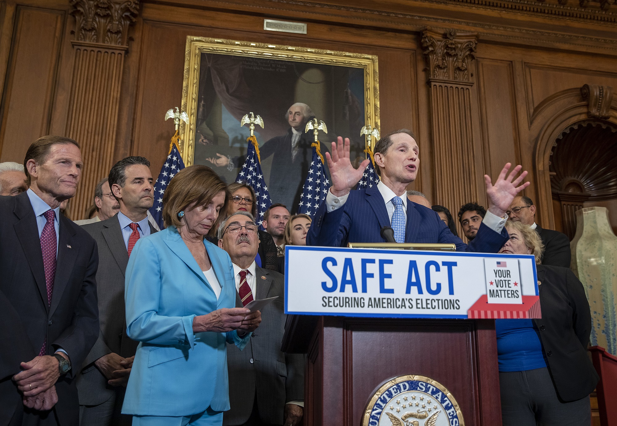 senator ron wyden 