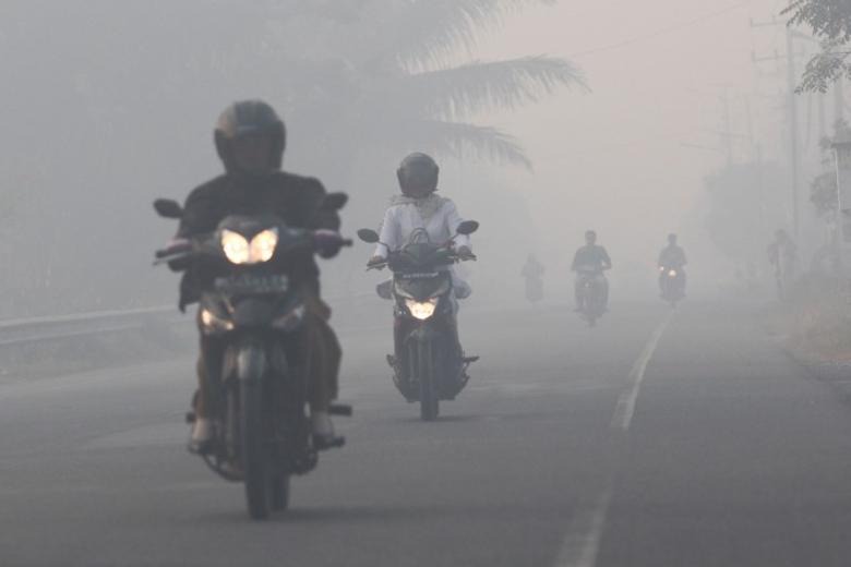 1565865441675-haze