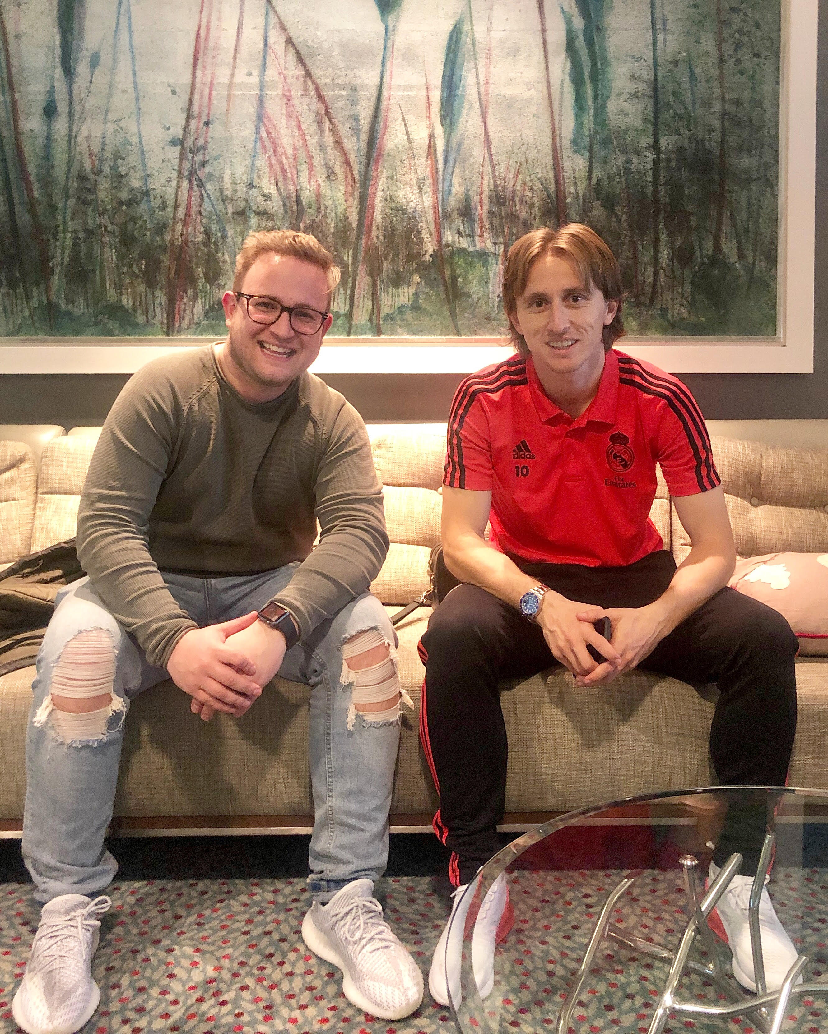Michel Joustra met Luka Modric.