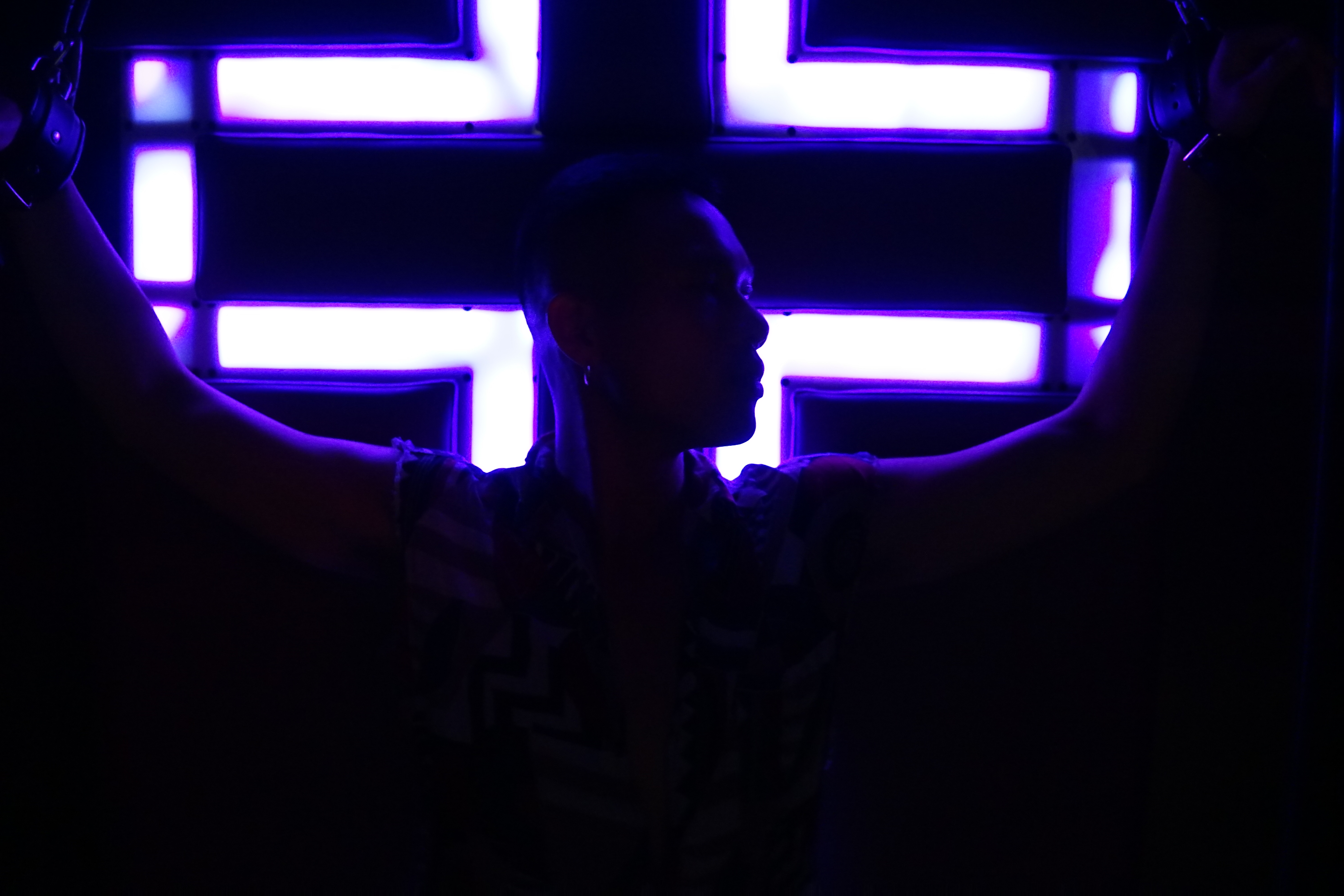 1566566068030-darkroom9