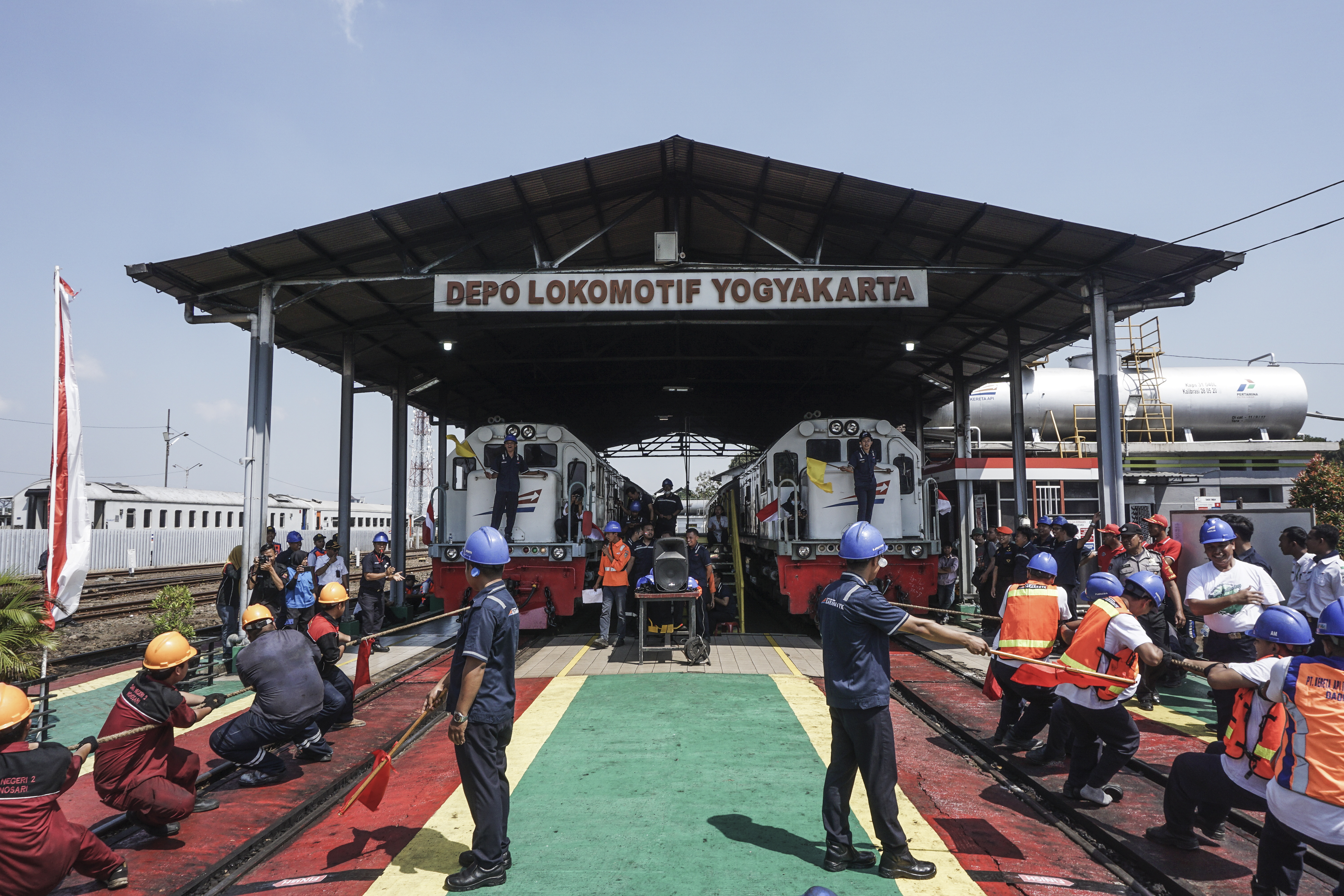 1567408843711-suasana-lomba-tarik-lokomotif-di-Depo-Lokomotif-Yogyakarta
