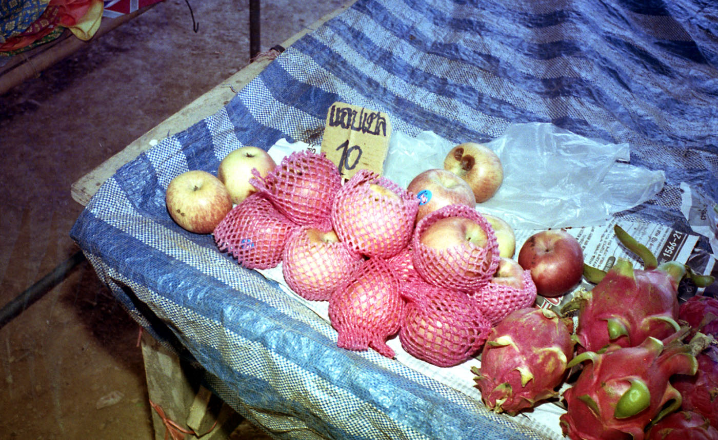 thailand-reizen-markt-dragon-fruit-appels-fotos-annabella-schwagten