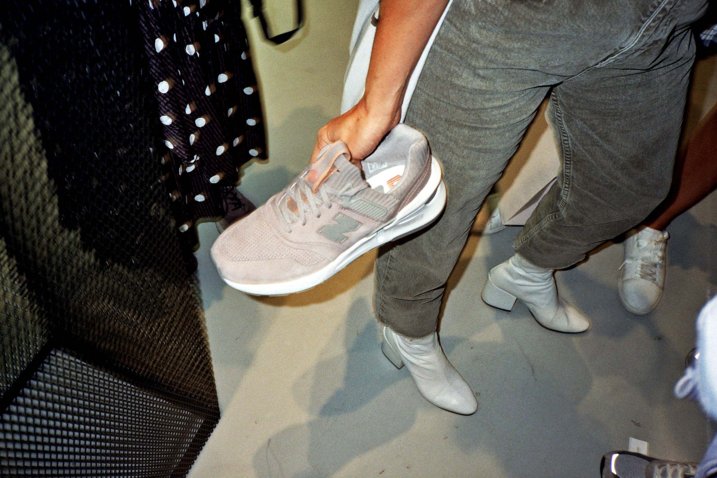 1568045337207-NewBalanceGrey
