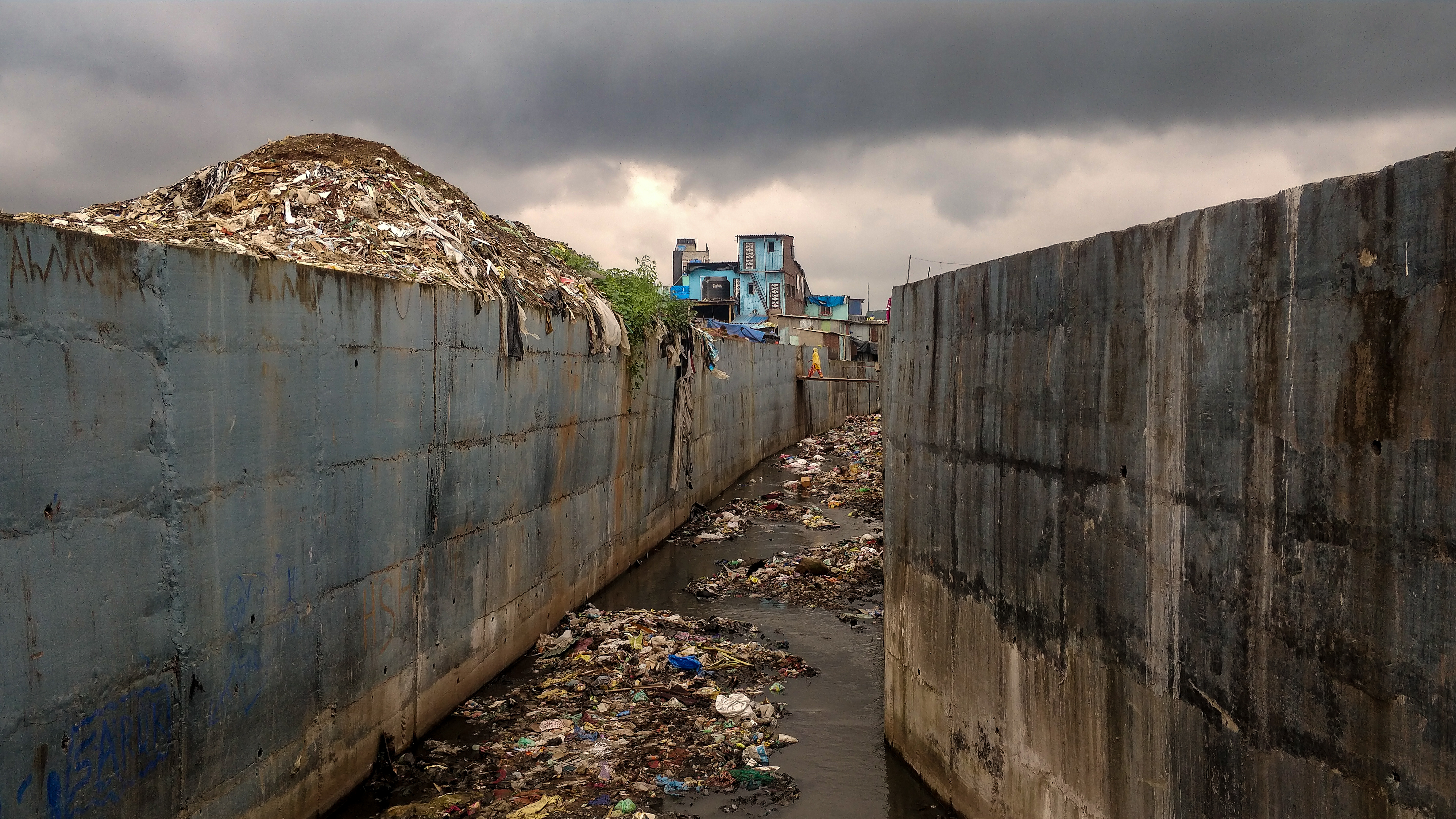 Lives People Separating Waste At Asia s Biggest Garbage Dumps 