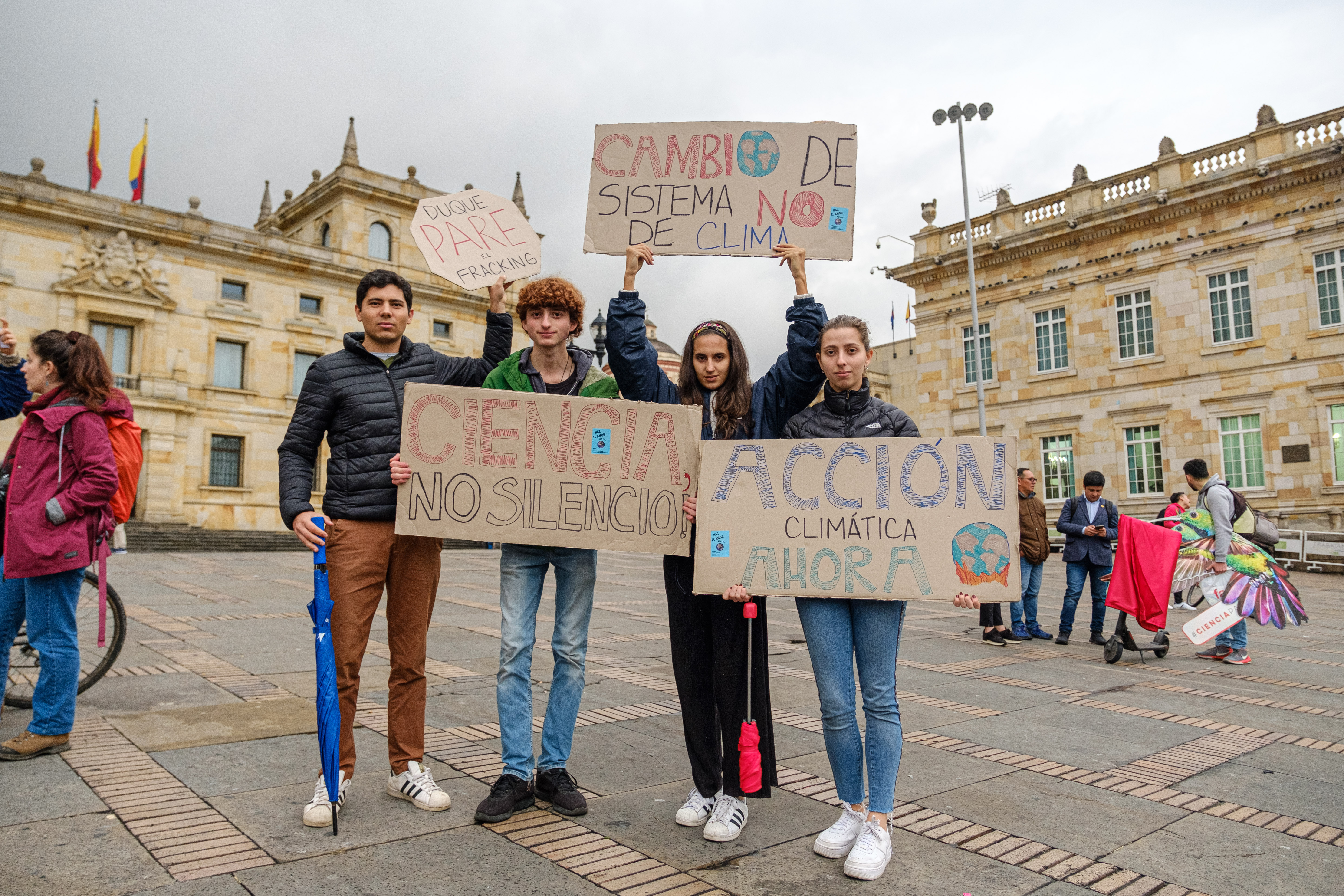 1569182400763-ClimateStrikeBGTA_MateoRueda-8