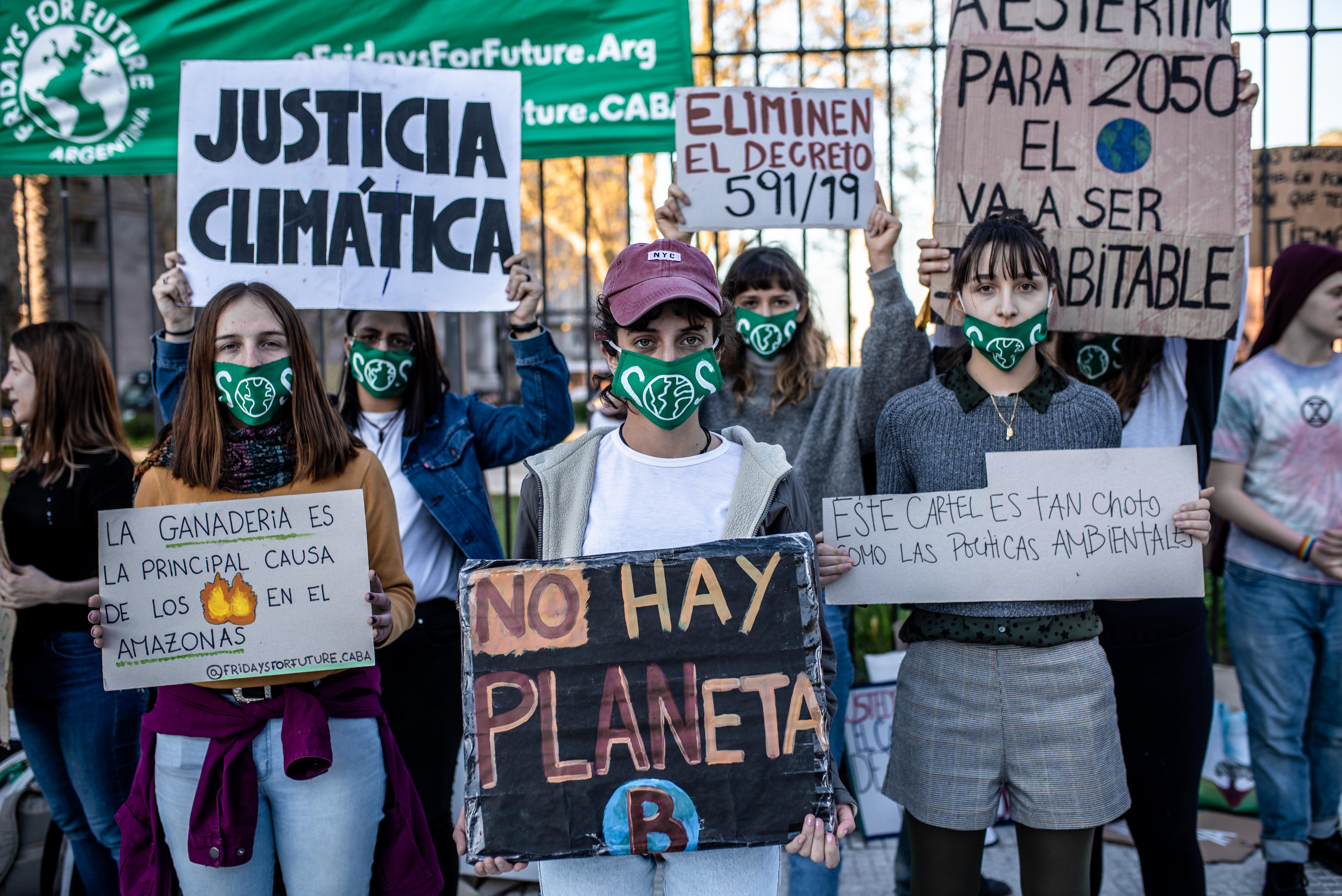 1569182690789-ClimateStrikeARG_Julianguionbajo-2