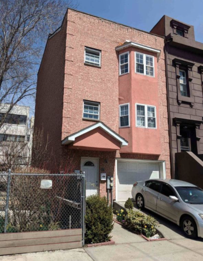 1569949778991-House-in-Brooklyn-New-York