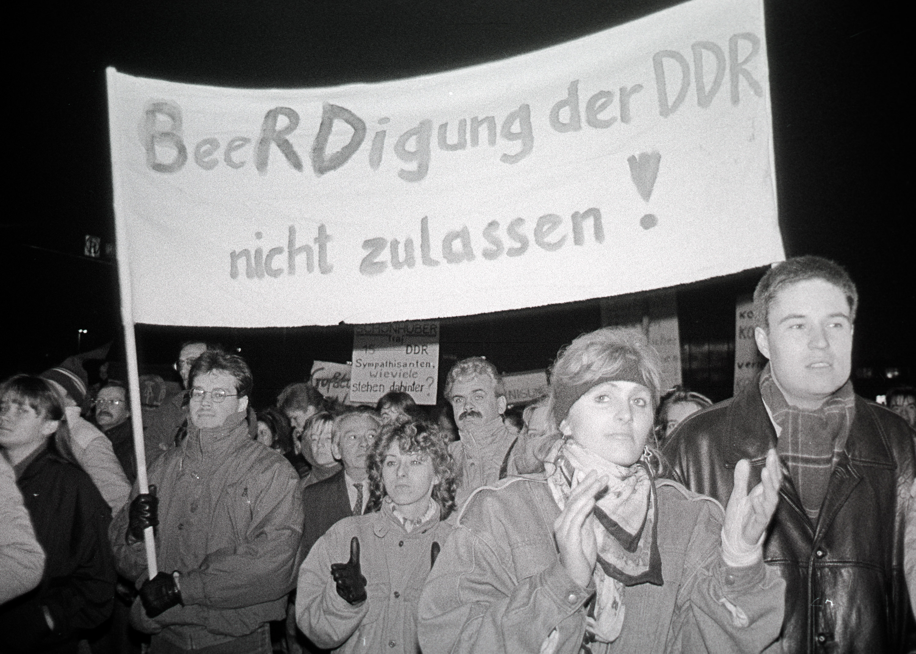 Demonstrierende zwischen 1989 und 1990 in Leipzig