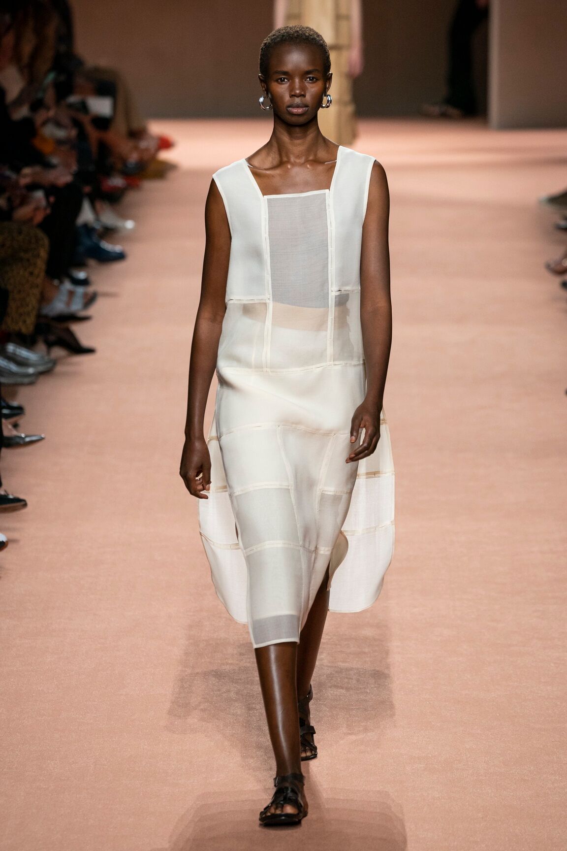 1570182778570-hermes