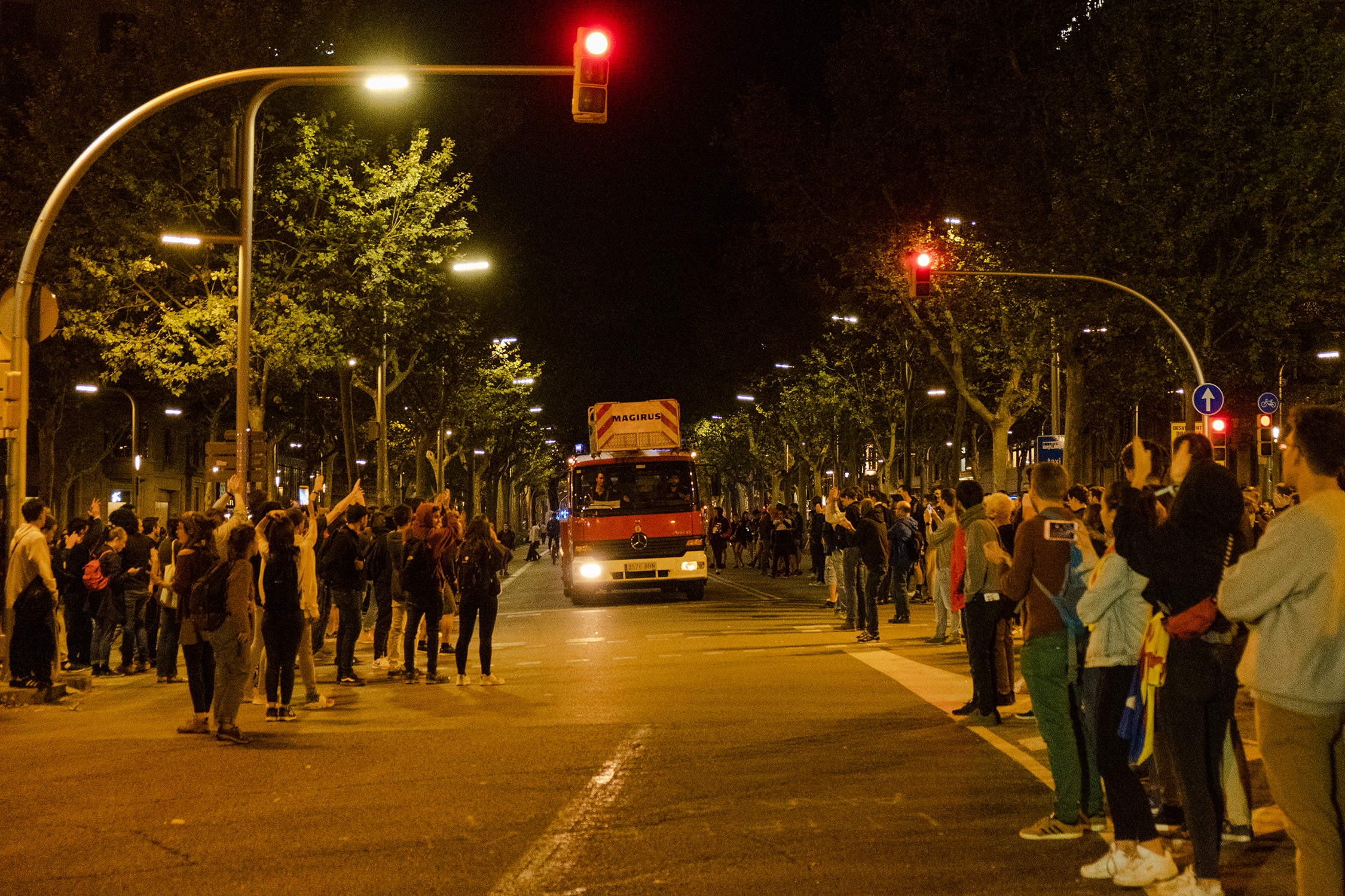 1571214716112-manifestacio_15_octubre-9