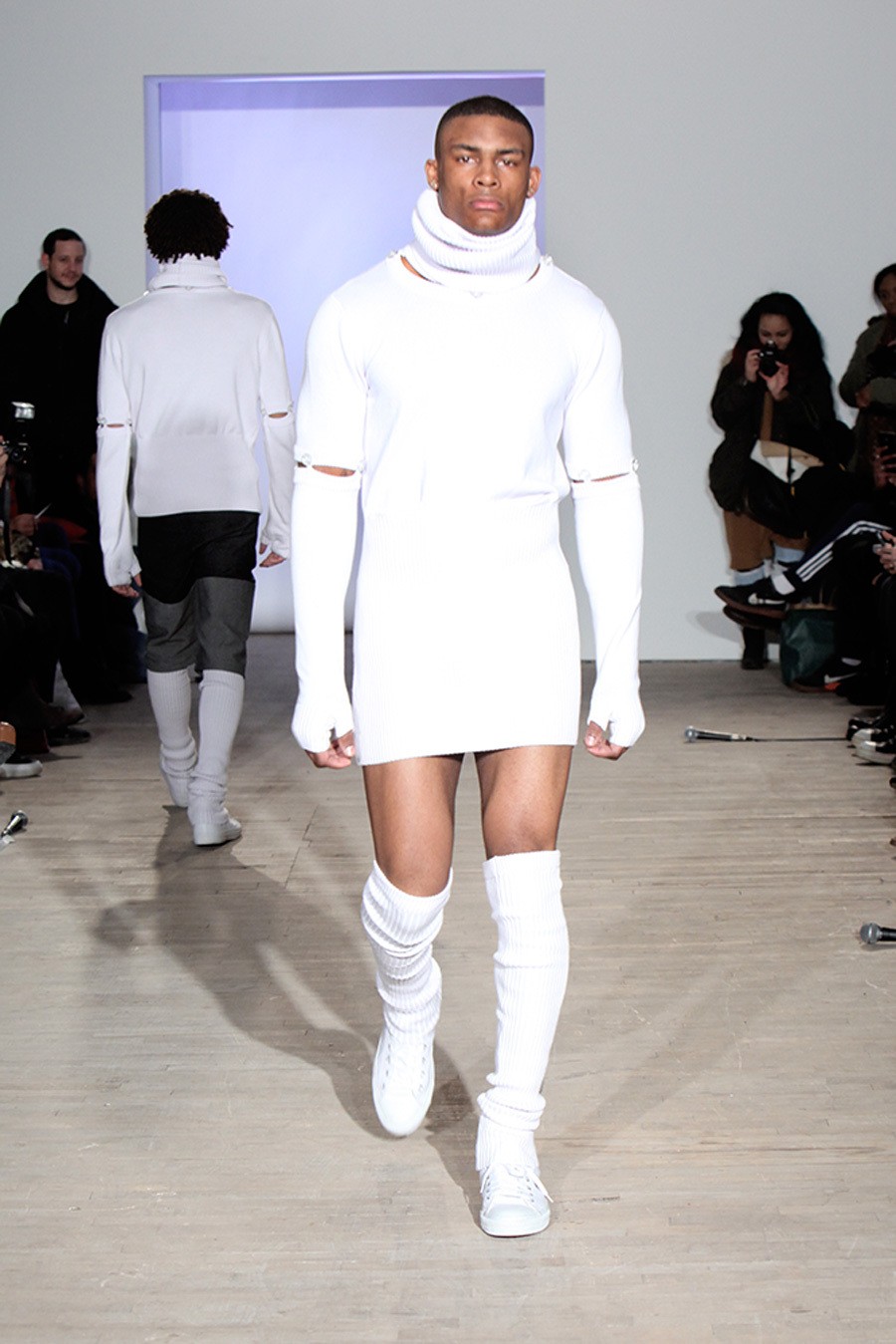 1572343791634-why-nyfw-made-one-man-want-to-wear-a-dress-body-image-1424273749