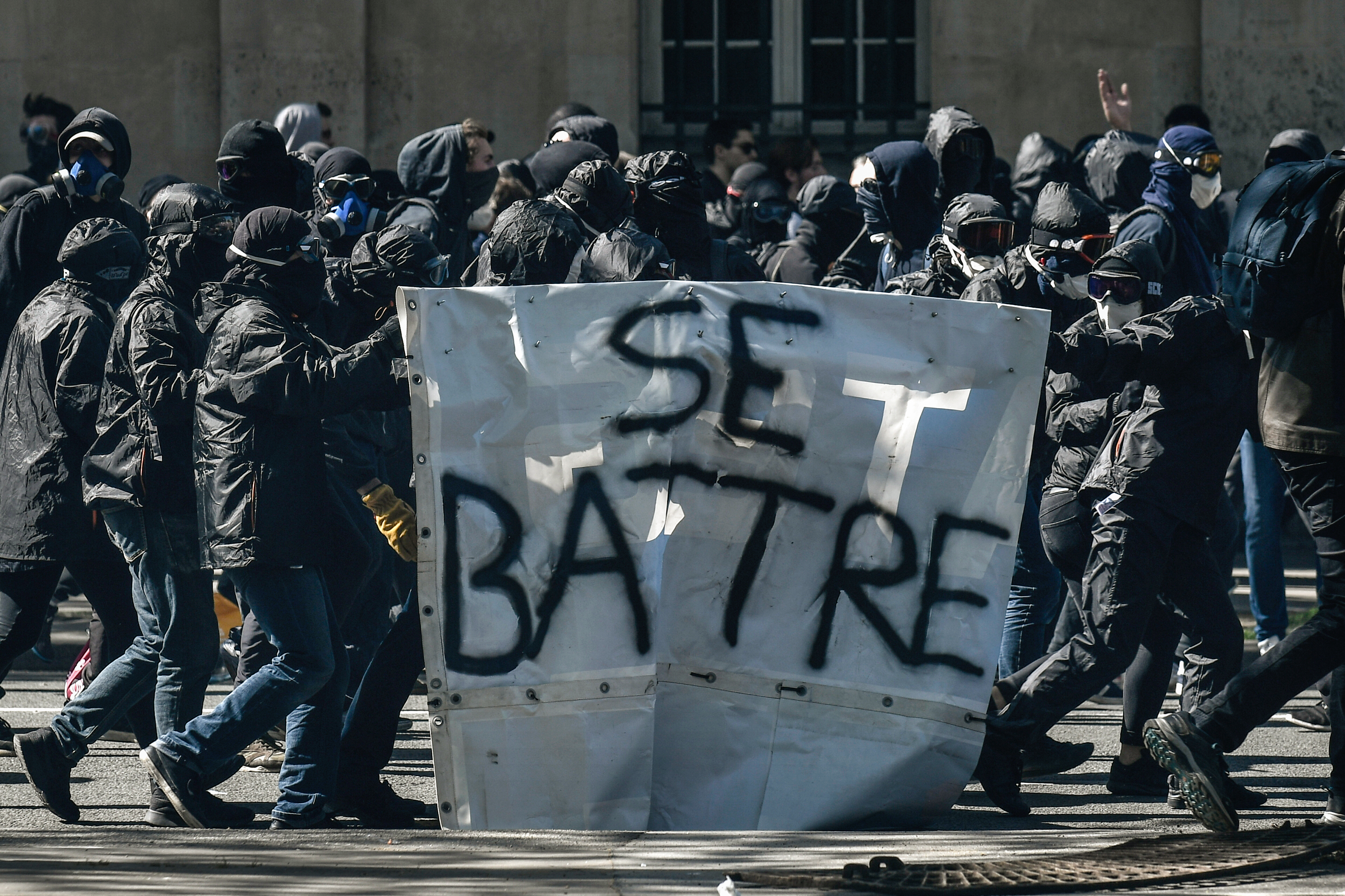Le Black Bloc lors d'une manifestation