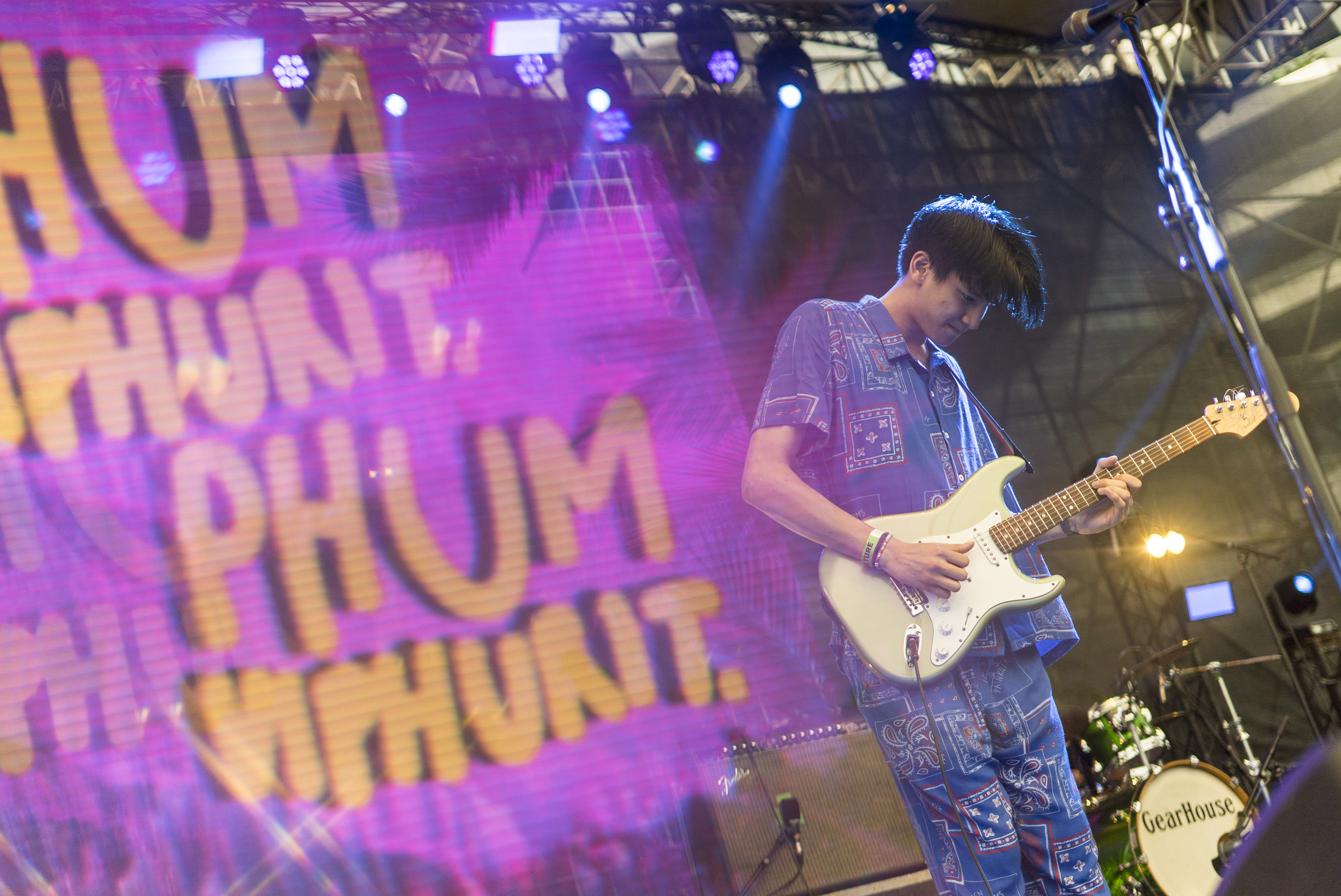 1572599235002-008_phum-viphurit_vice-asia_photo-by-naman-saraiya_Vihpurit_s-set-saw-most-cheers-and-sing-alongs-for-hits-like-_Long-Gone_-_Hello-Anxiety_