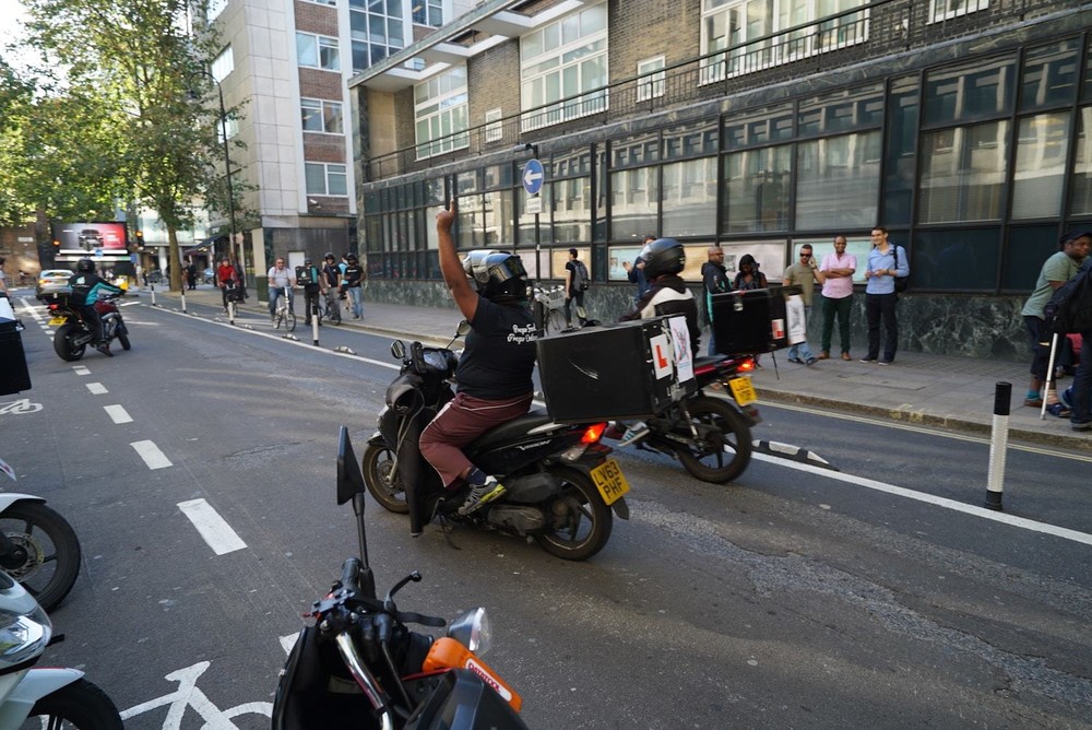 1572624139771-deliveroo-protest-gains-concessions-iwgb-body-image-1471429456-size_1000