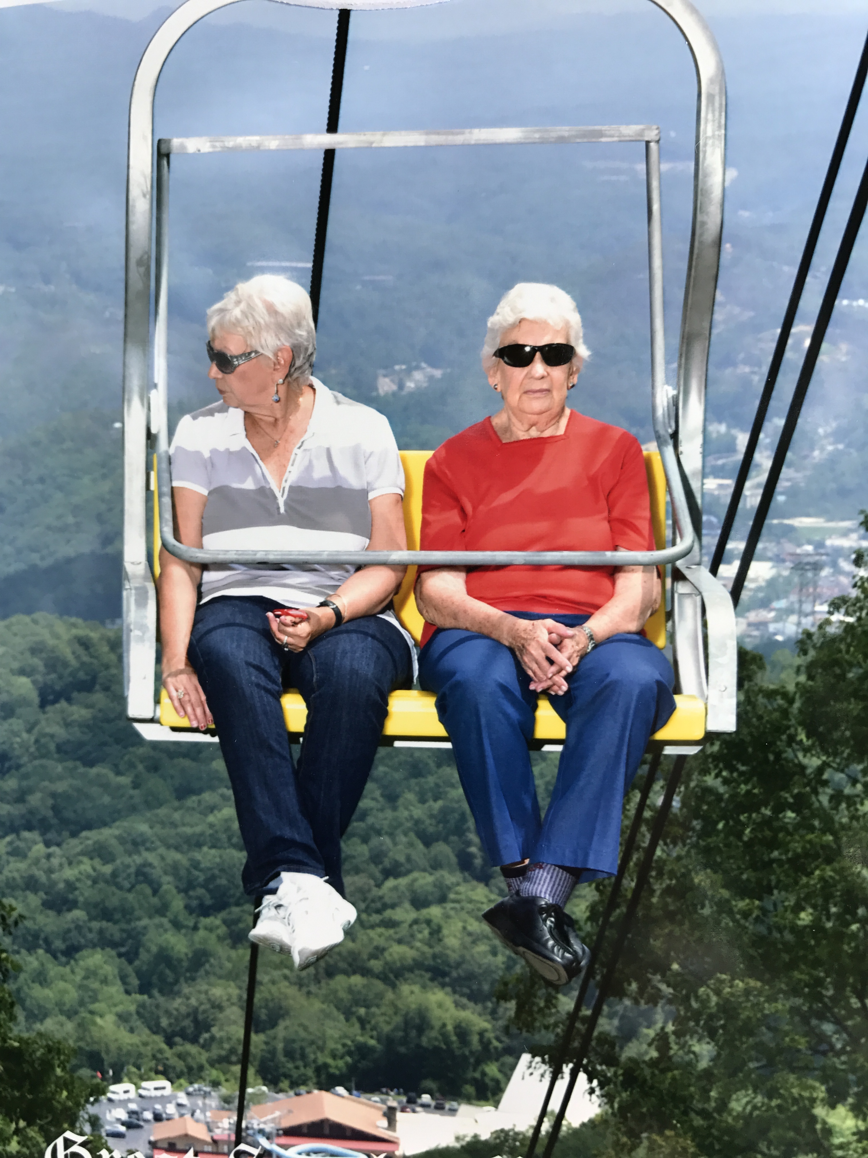 1574851512941-Chairlift