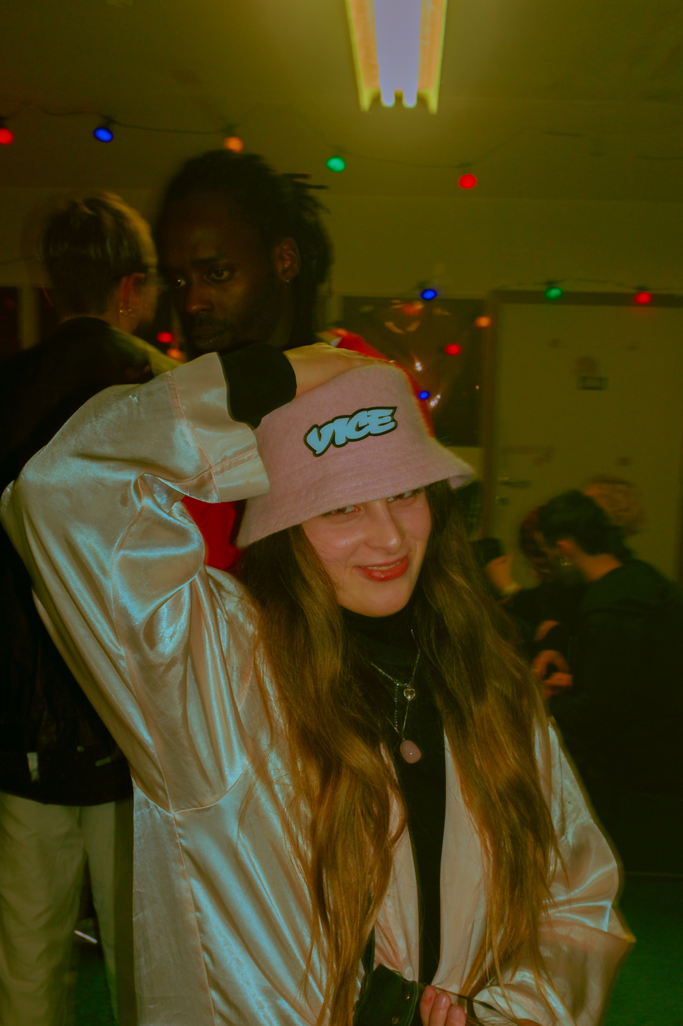 1575653759982-viceparty-5597
