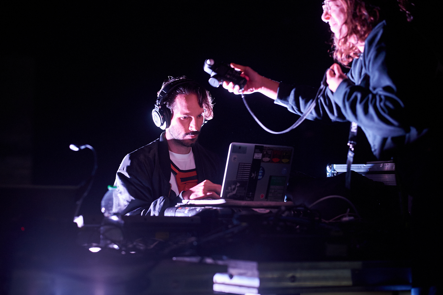 1575989783118-BackstageSenni_9