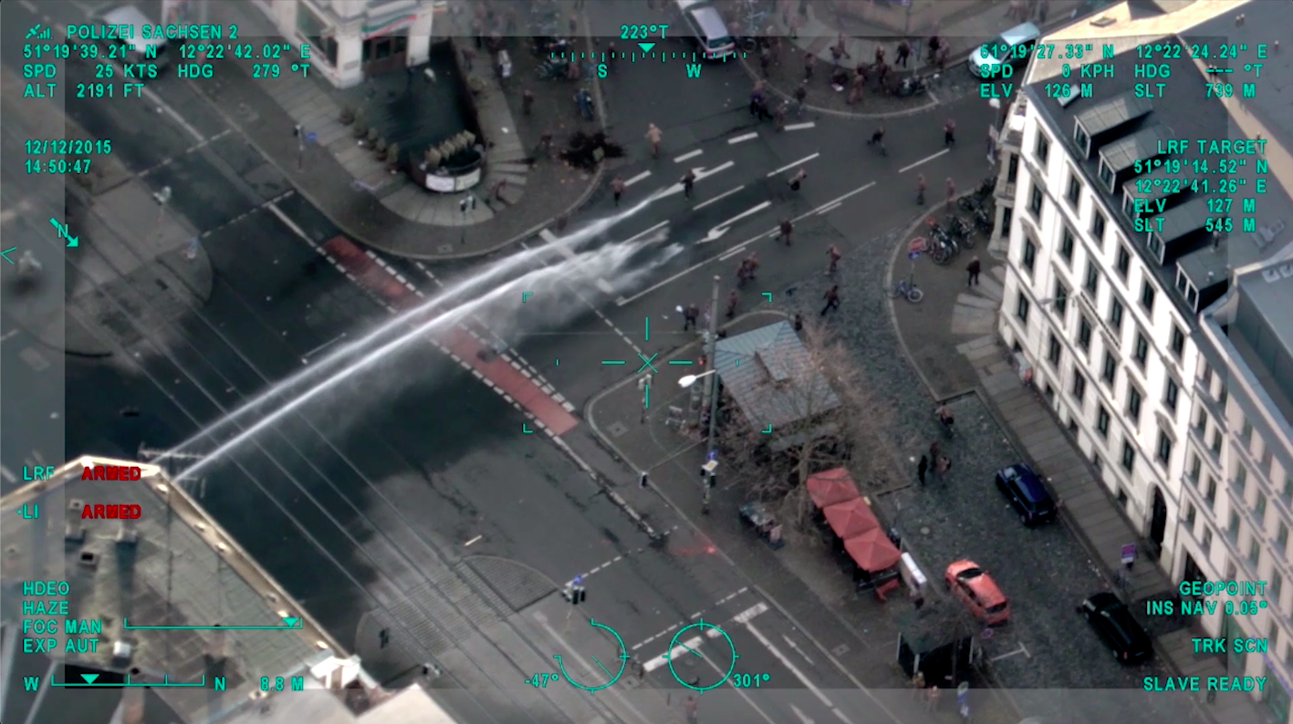 Die Aufnahmen aus einem Polizeihelikopter zeigen das Chaos