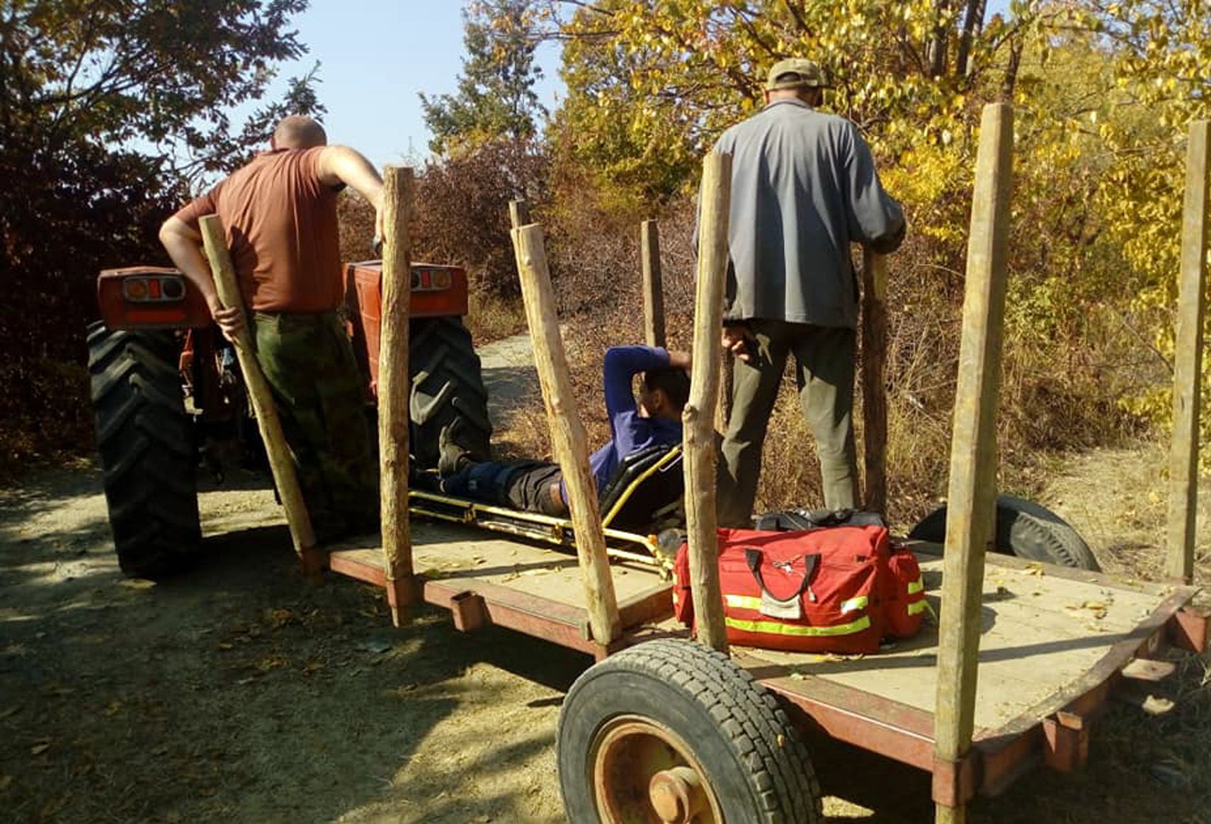 1576665061795-transport-povredjenog-posle-intervencije-u-sumi01