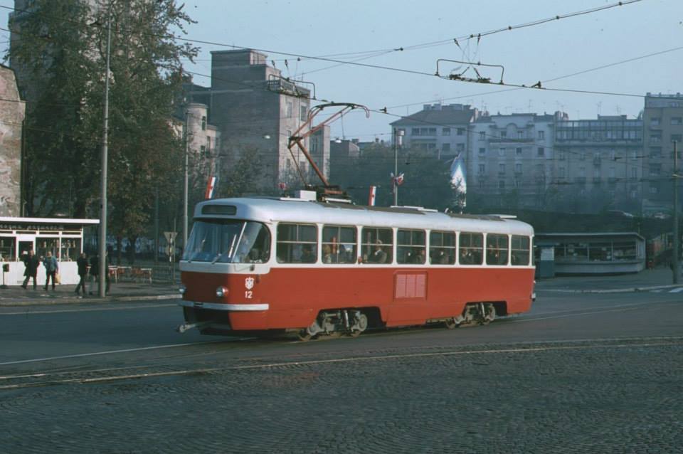 1577184973546-Tramvaj-iz-Cehoslovacke-na-trgu-Slavija-krajem-sedamdesetih
