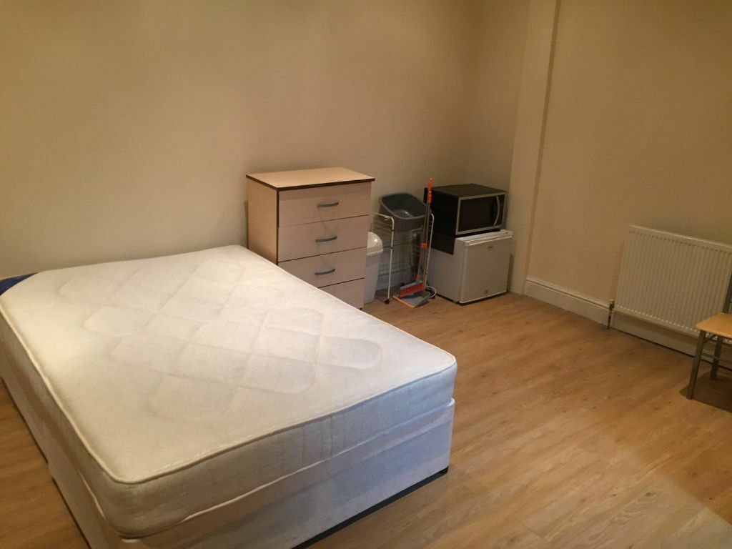 studio flat to rent ilford