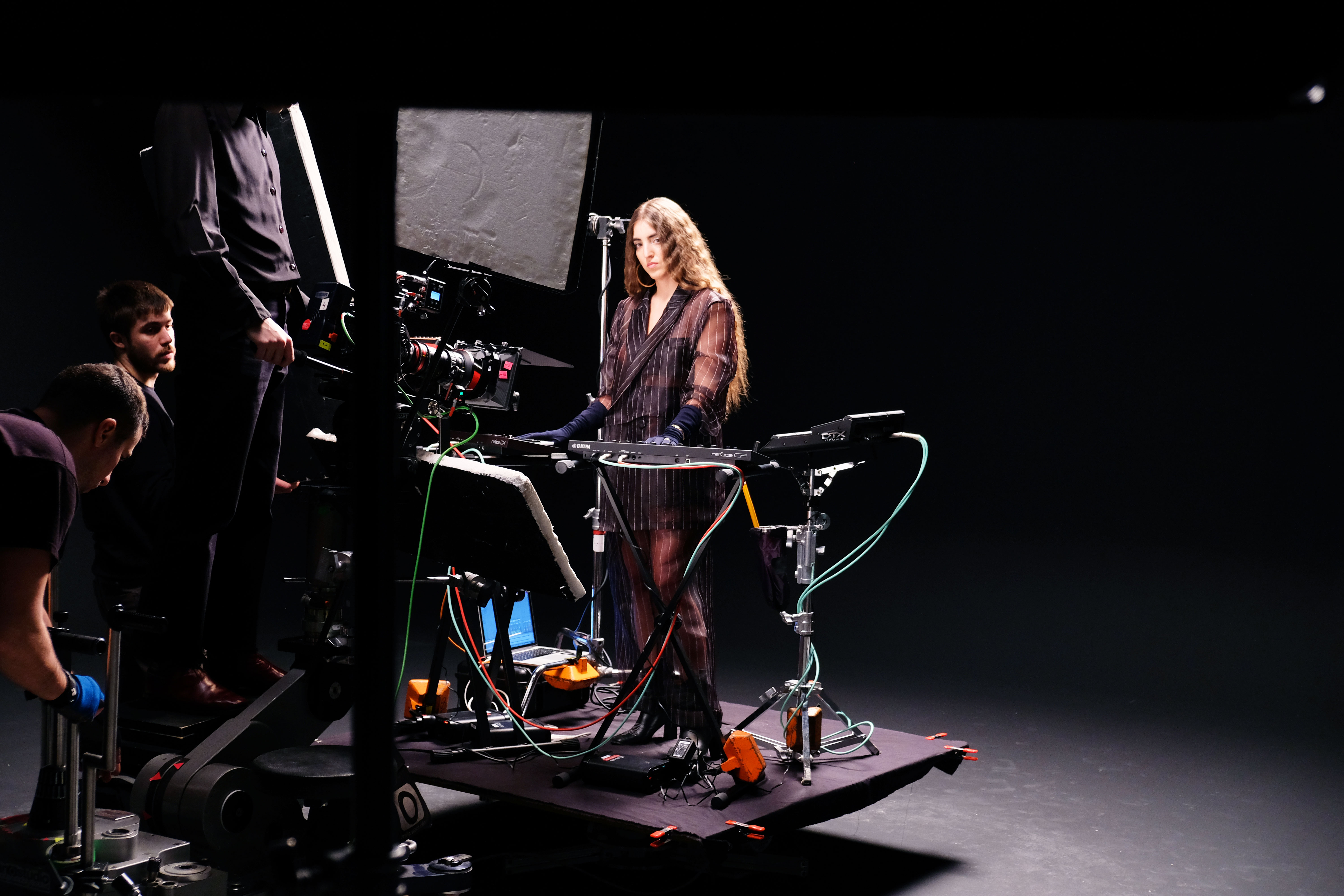 Joan Thiele intervista Puta video in esclusiva per i-D