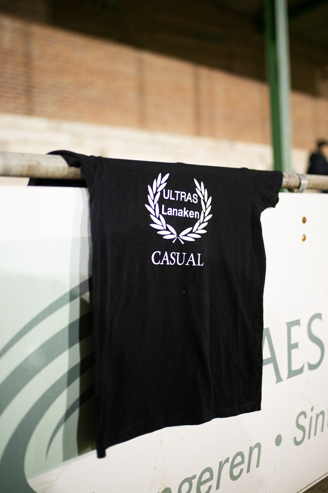 Ein Shirt der jungen Ultras mit ihrem Logo