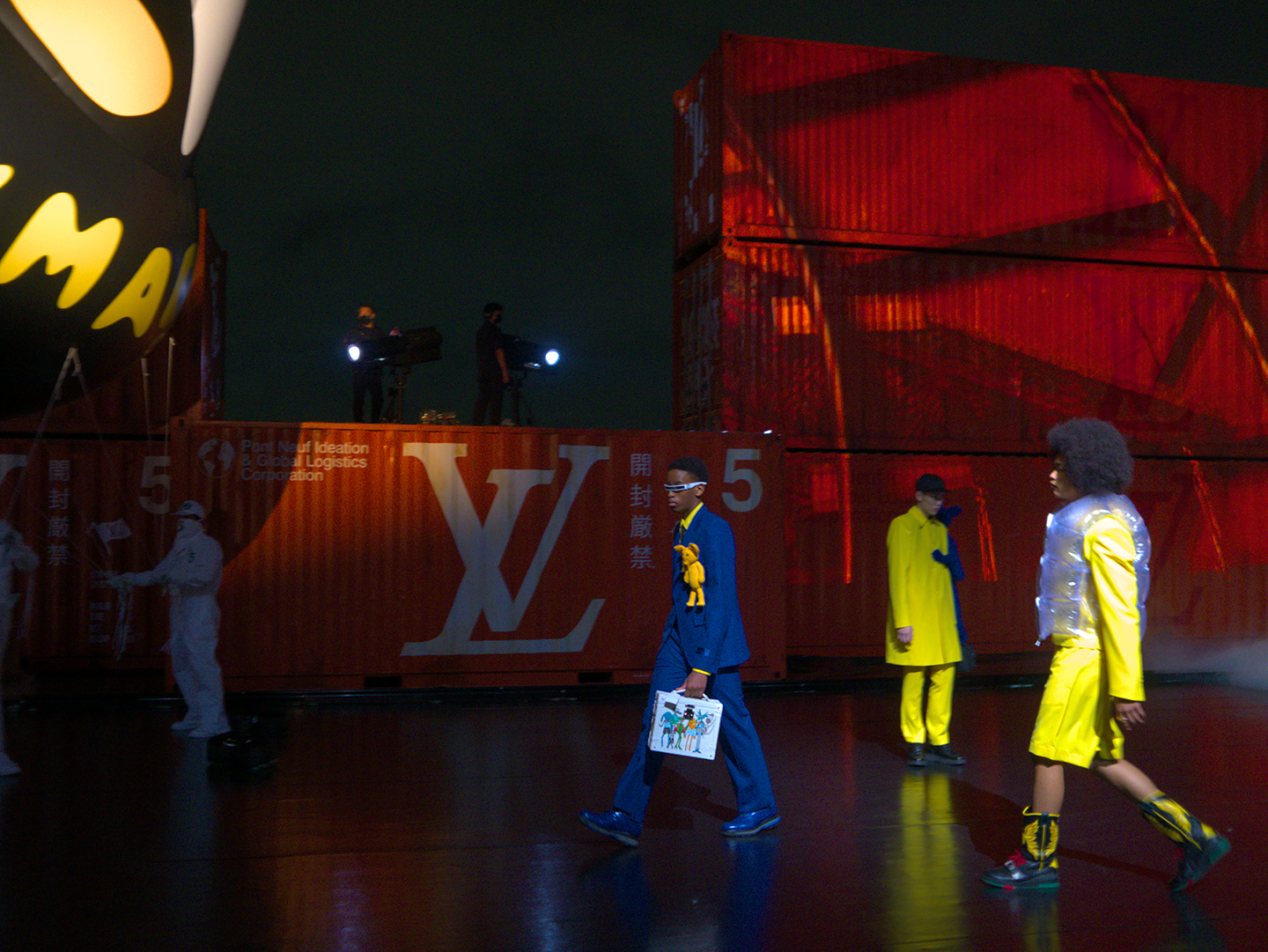 Virgil hands-on newborn LOUIS VUITTON, limited store in Harajuku / RoC  Staff / Ring of Colour