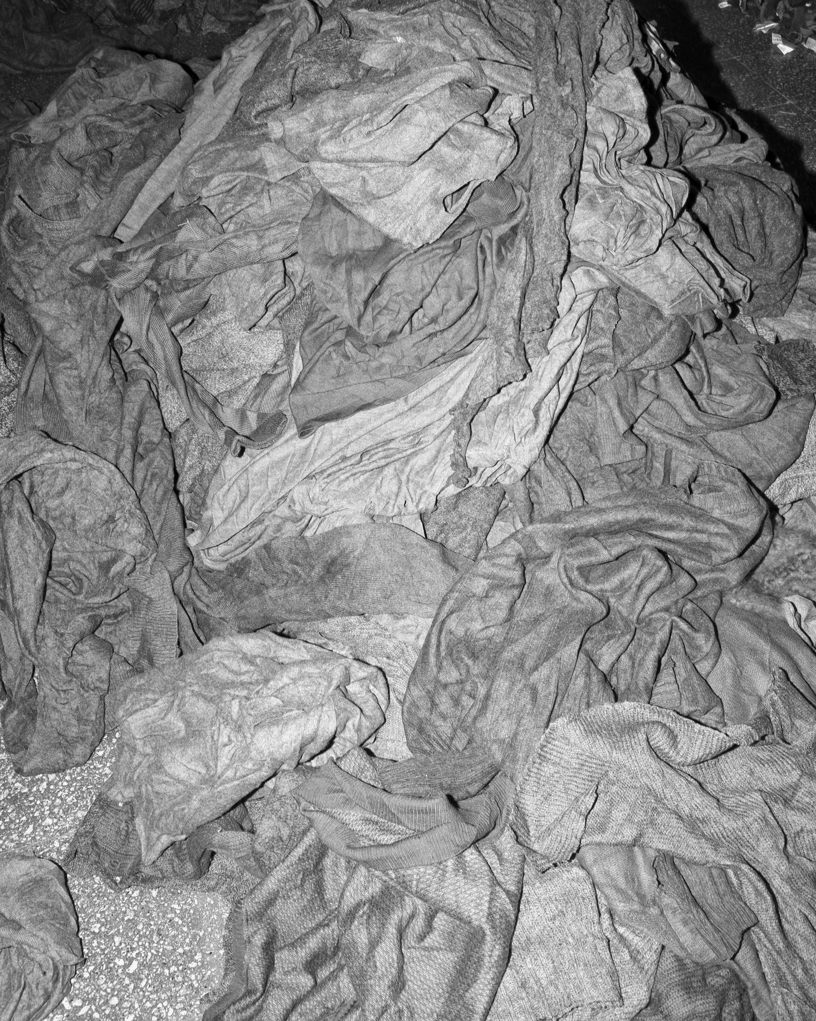 jacopo-benassi-fotografia-vuoto-mostra-centro-pecci