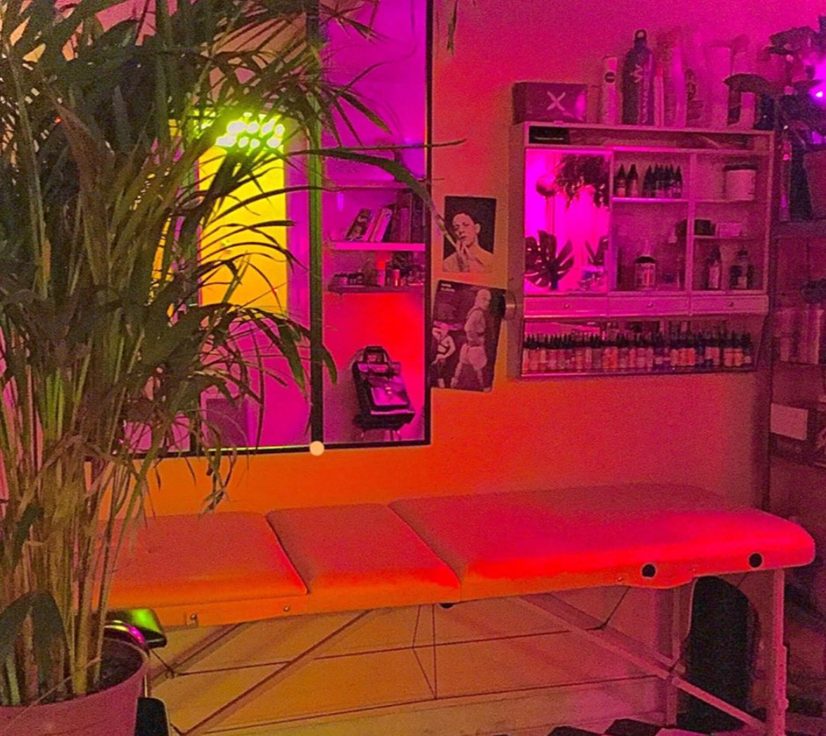 VELVET MOON @Instagram Velvet Moon (1).png