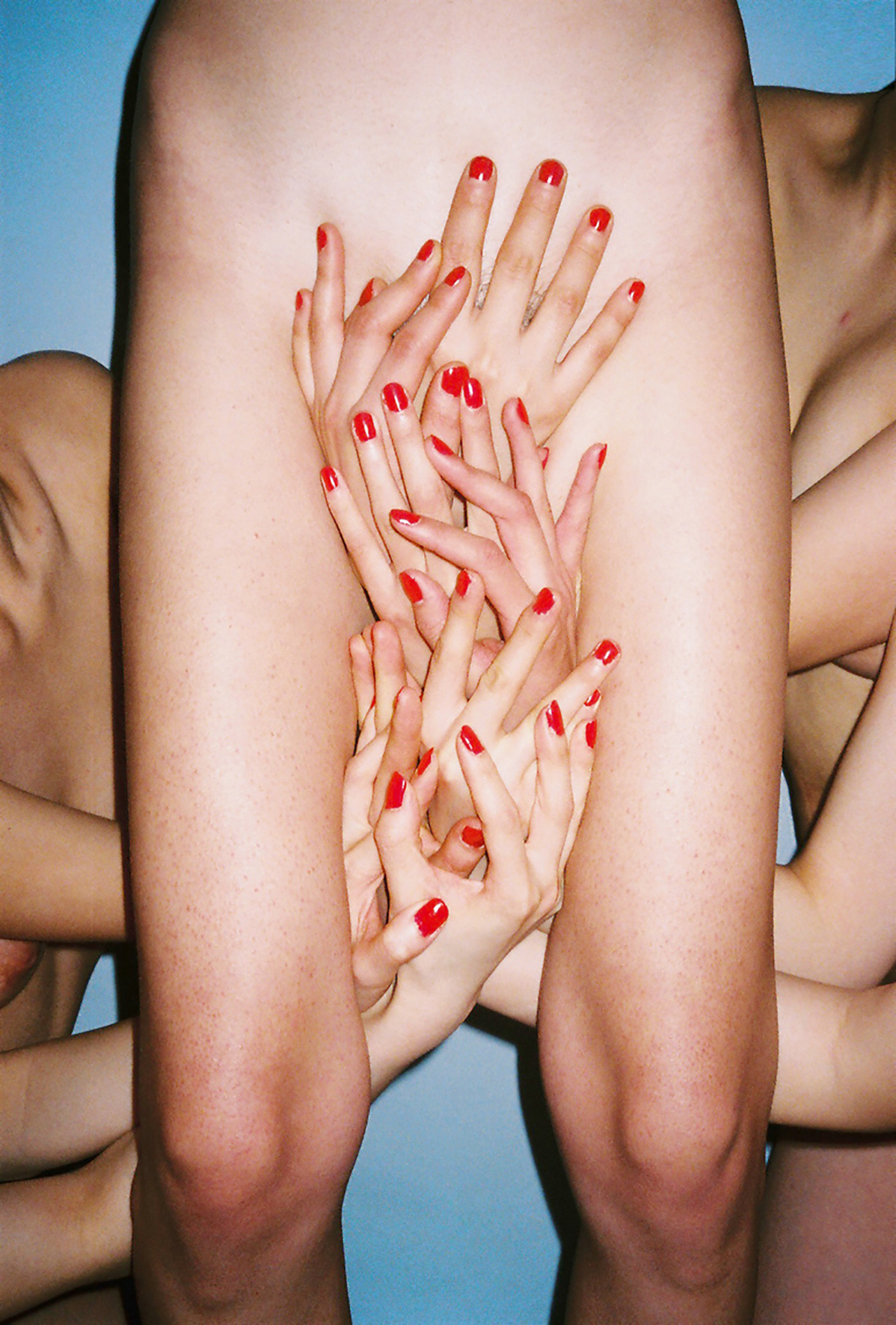 Le opere di Ren Hang in mostra alla Fondazione Sozzani, a Milano