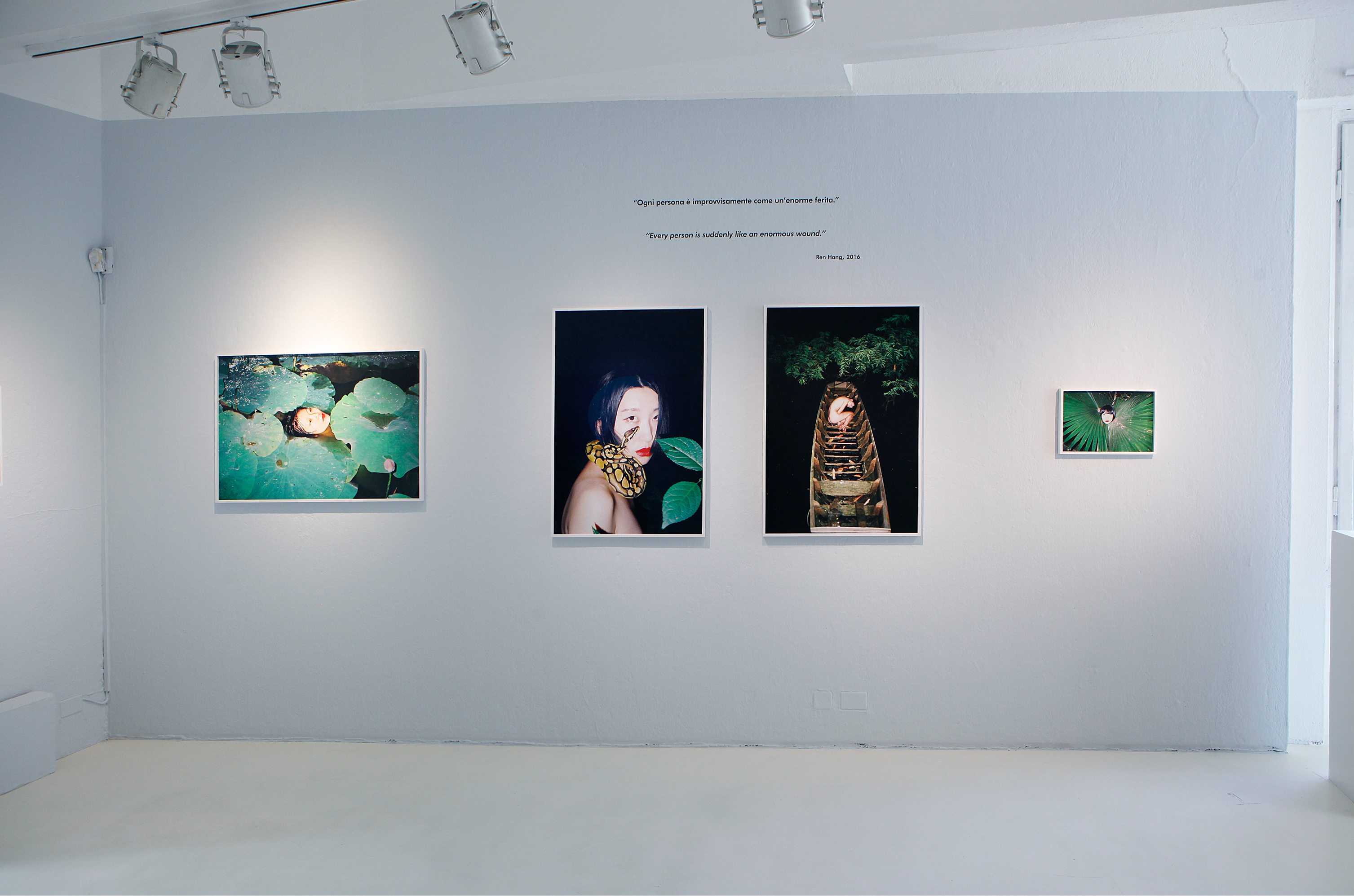 Le opere di Ren Hang in mostra alla Fondazione Sozzani, a Milano
