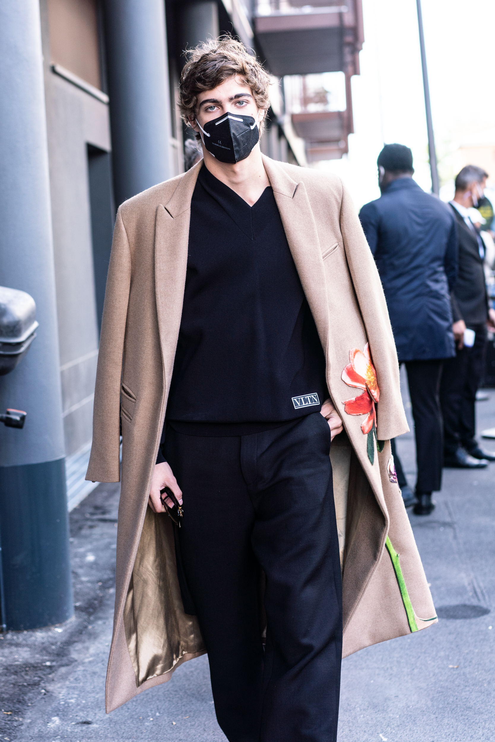 Lorenzo Zurzolo fotografato dopo la sfilata Valentino Collezione Milano