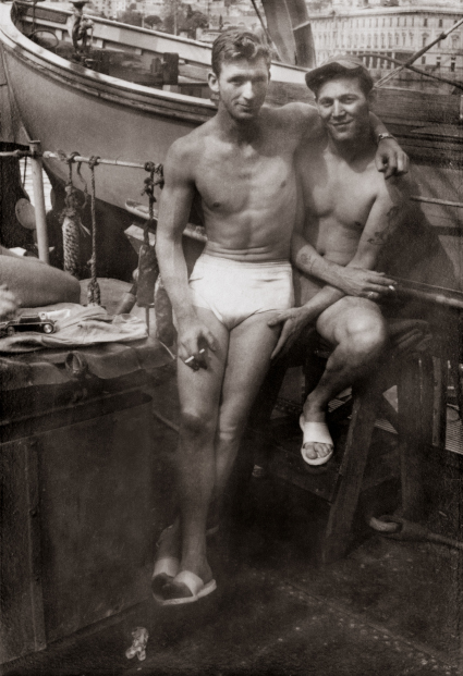 Foto di storie d'amore gay del passato tratte dal libro