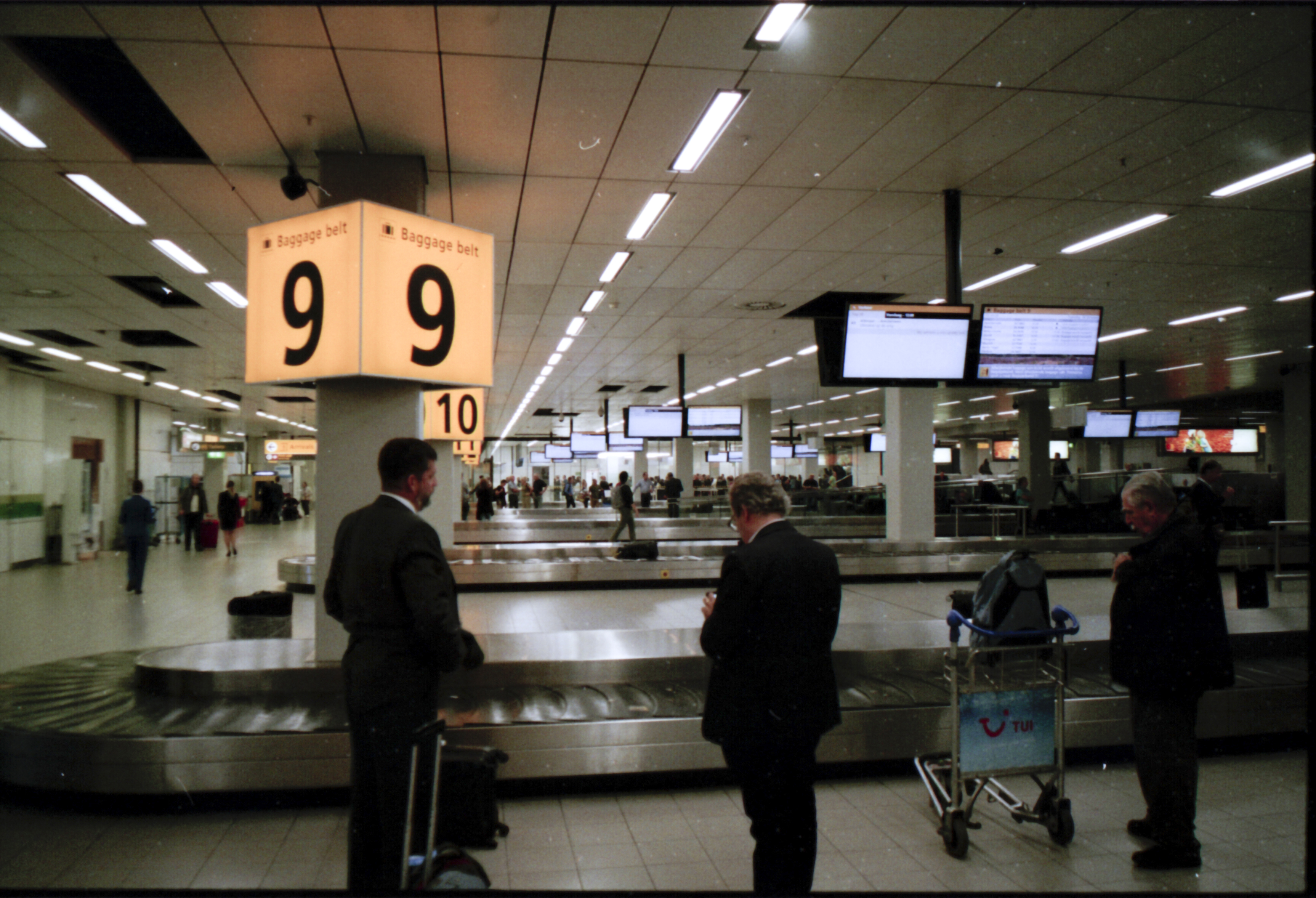 Jon Bronxl fotografa Amsterdam e il suo aeroporto