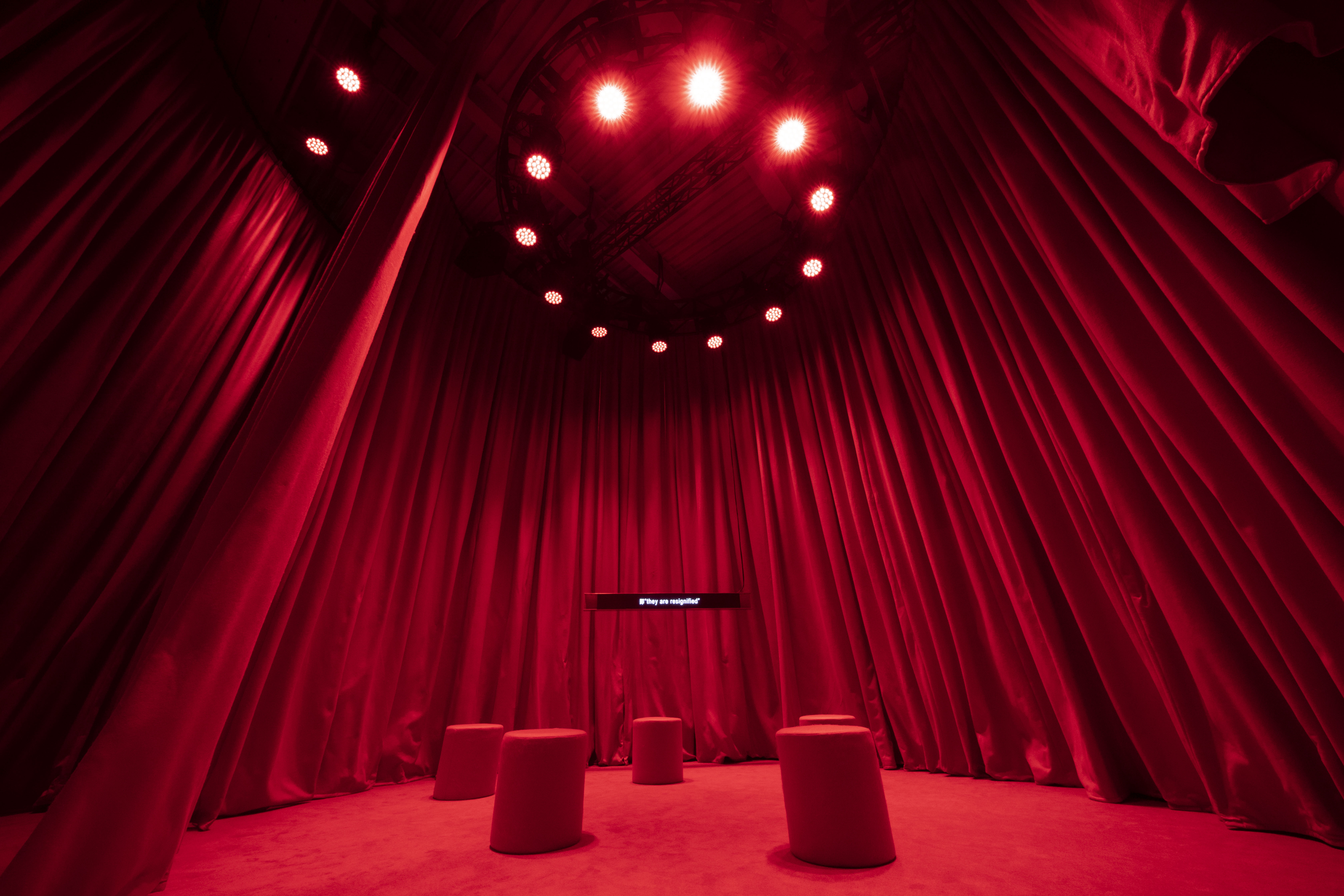 Valentino: Re-Signify Part One, l'esperienza multimediale racconta le influenze di Valentino Shanghai
