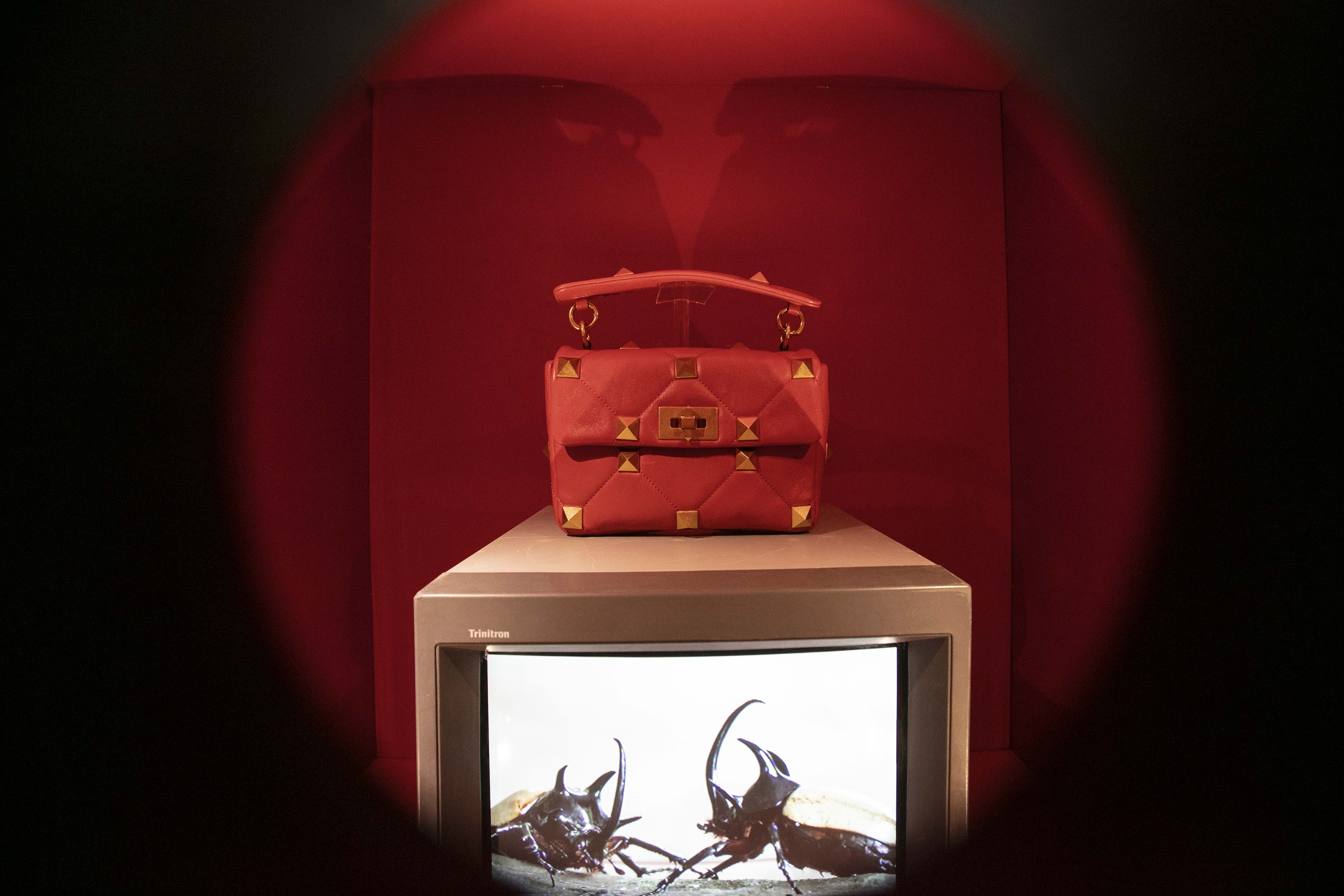 Valentino: Re-Signify Part One, l'esperienza multimediale racconta le influenze di Valentino Shanghai