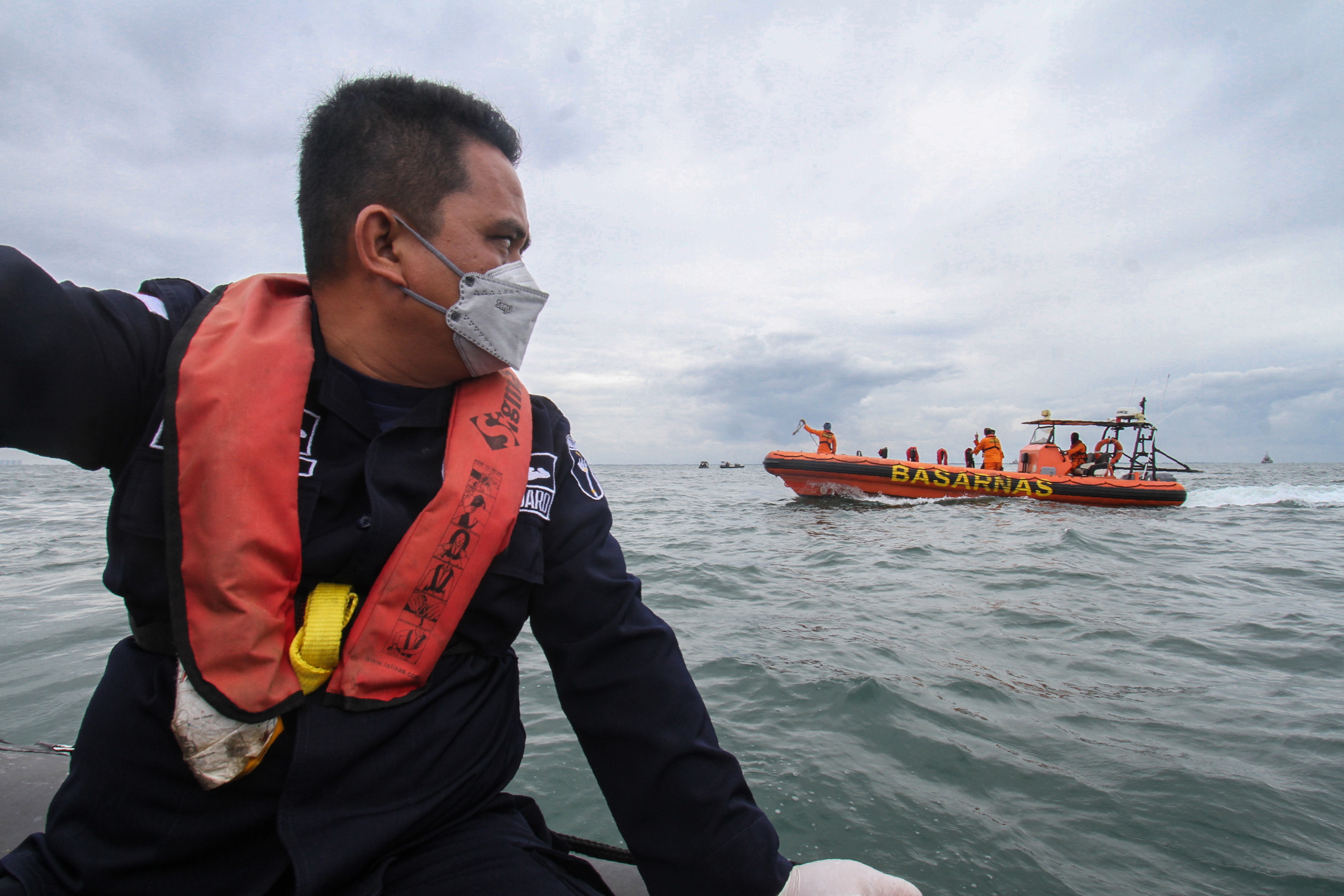 Rescue teams on the search for Sriwijaya Air flight SJY182, off the coast of Jakarta. (AFP PHOTO BY DEMY SANJAYA)