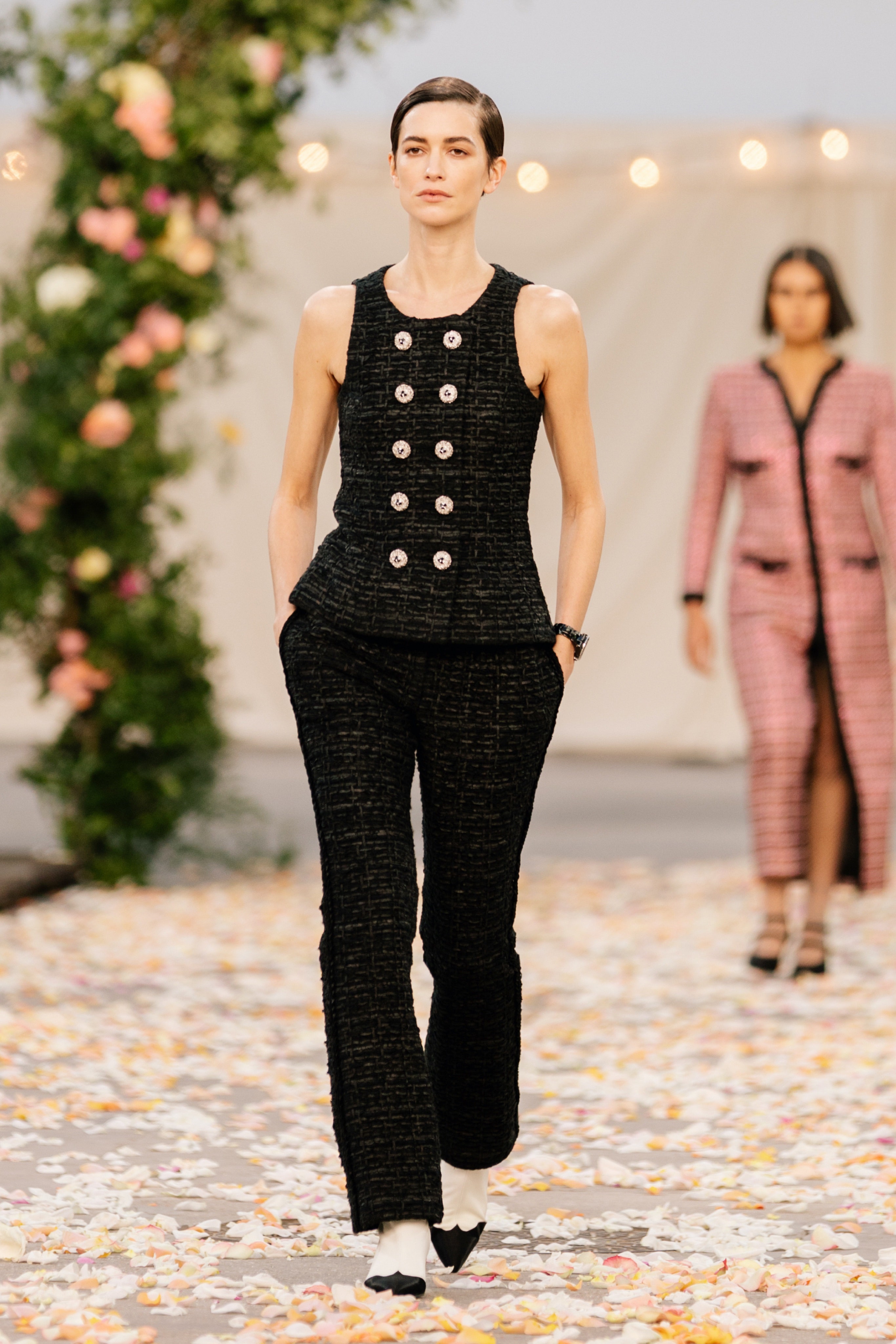 Chanel-Couture-Spring-21.jpg