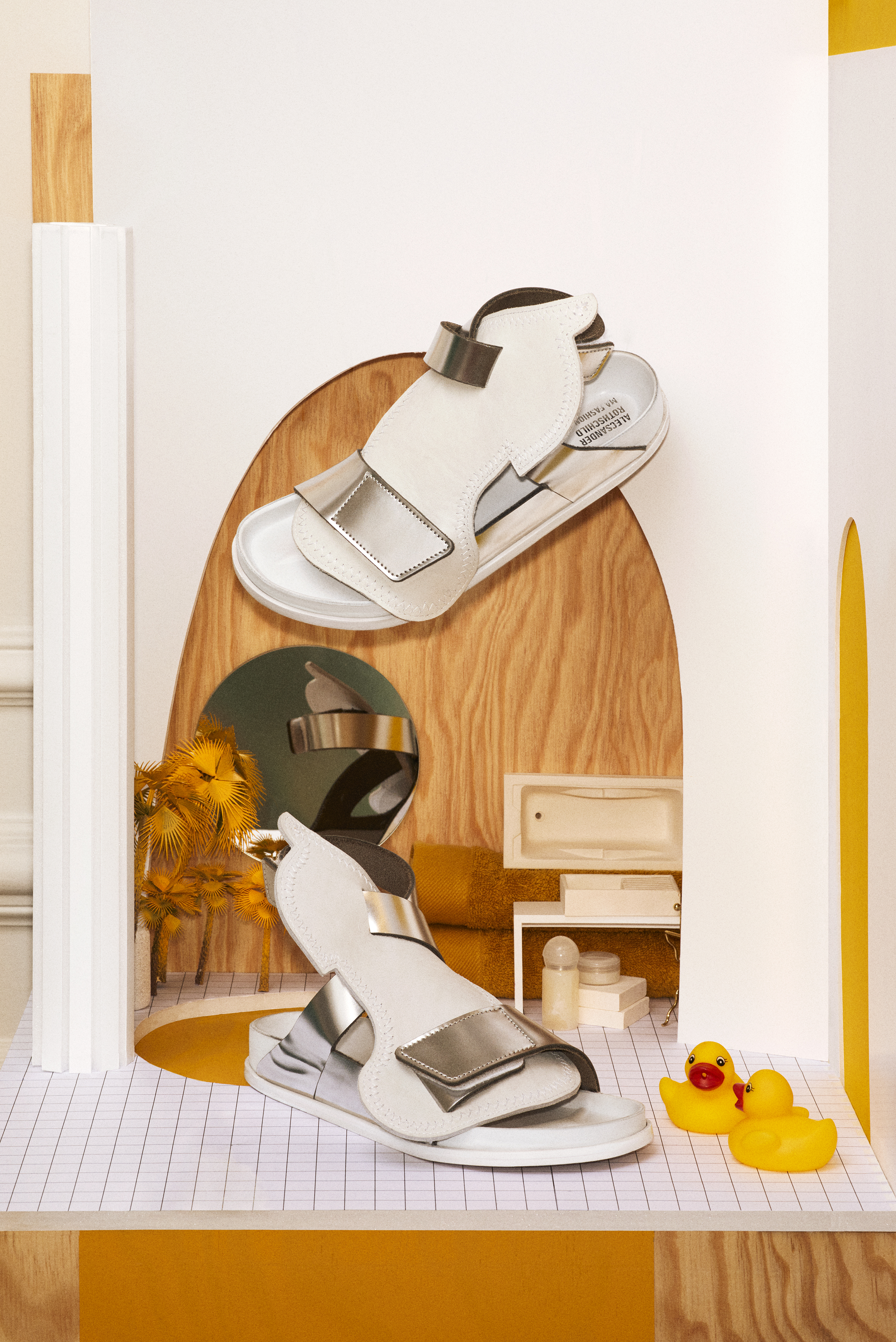 #BIRKENSTOCKxCSM: il progetto d'archivio degli studenti di Storia e Teoria della Moda e il Master in Fashion Design della Central Saint Martins