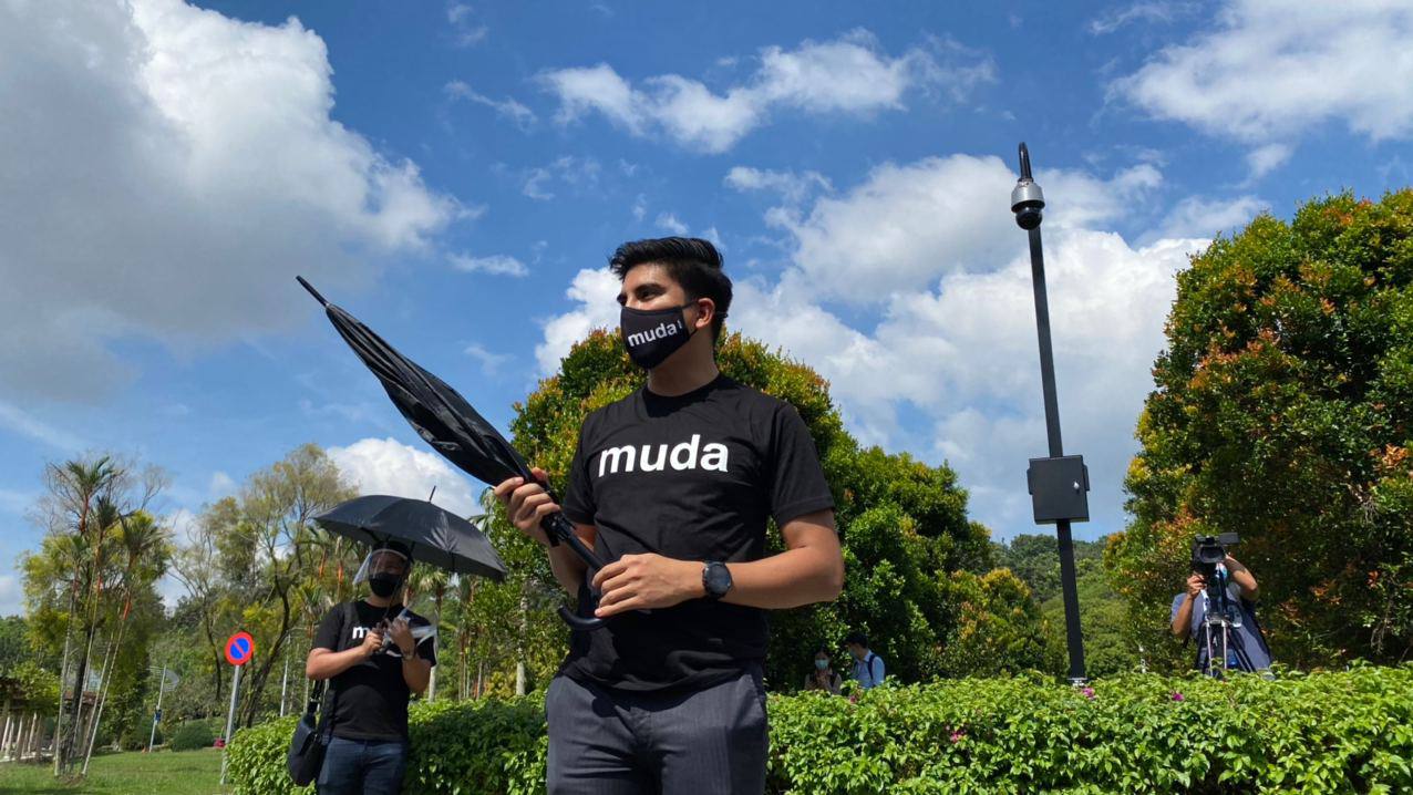 Syed Saddiq campaigning with members of his MUDA youth party